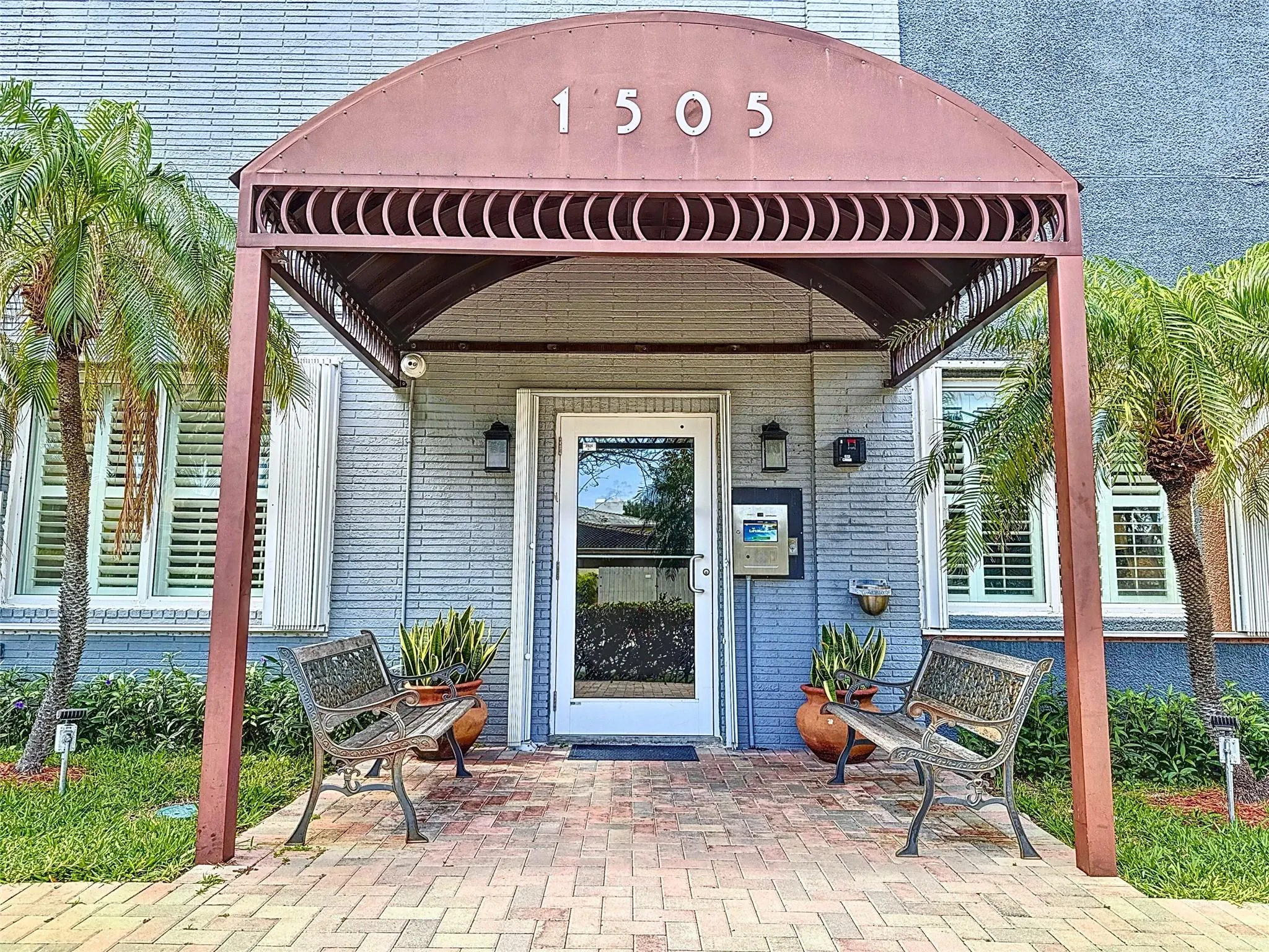 1505 N Riverside Drive, #1106