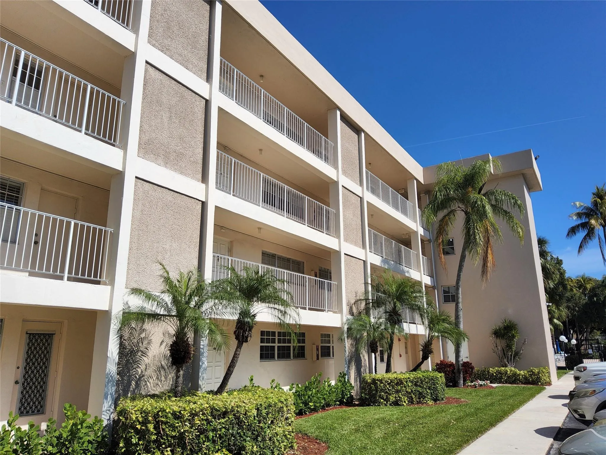 3151 S Palm Aire Dr, #301