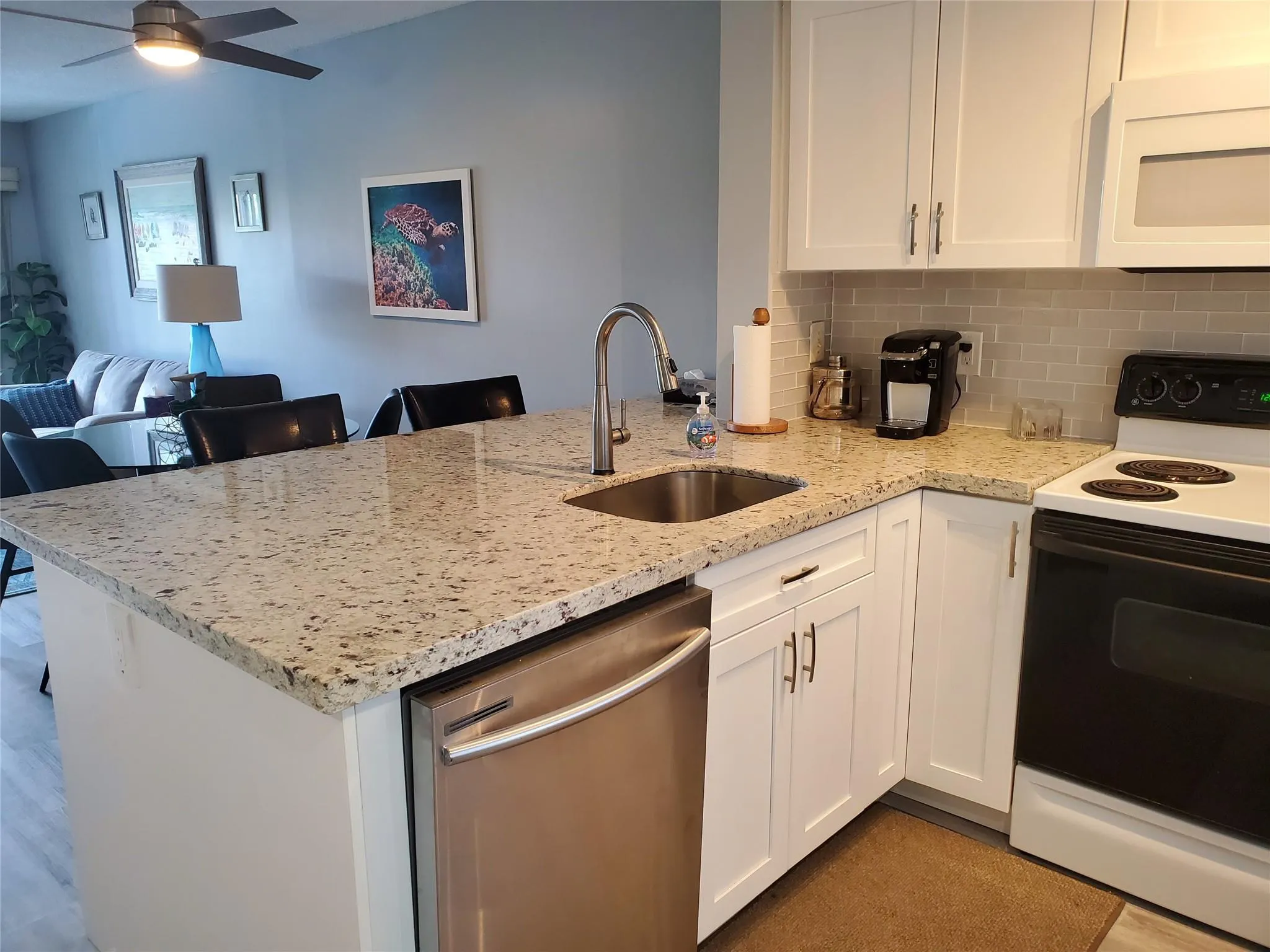2220 N Cypress Bend Dr, #405