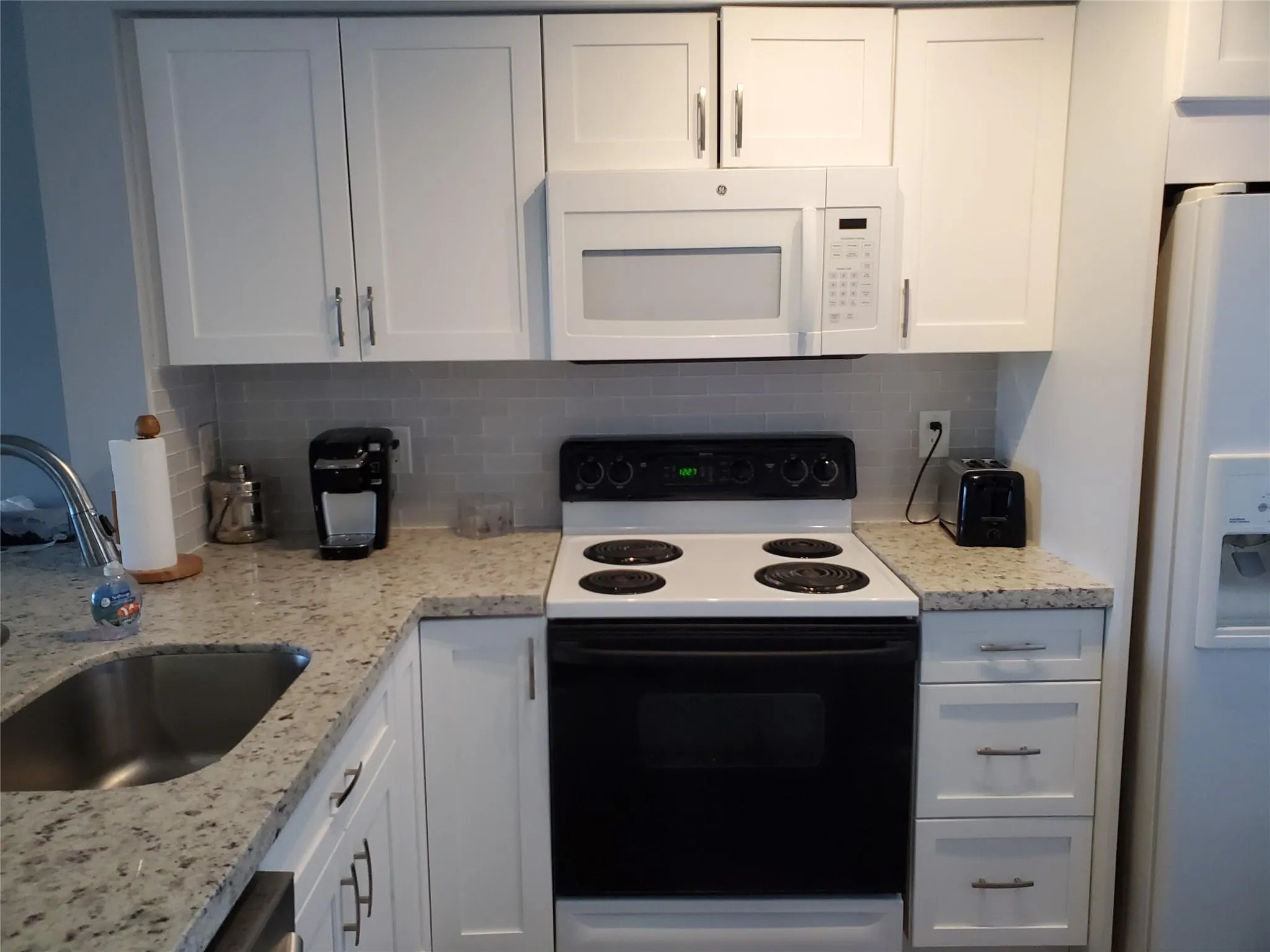 2220 N Cypress Bend Dr, #405