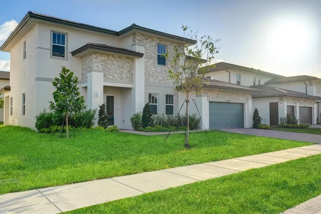 12328 SW 43 Street