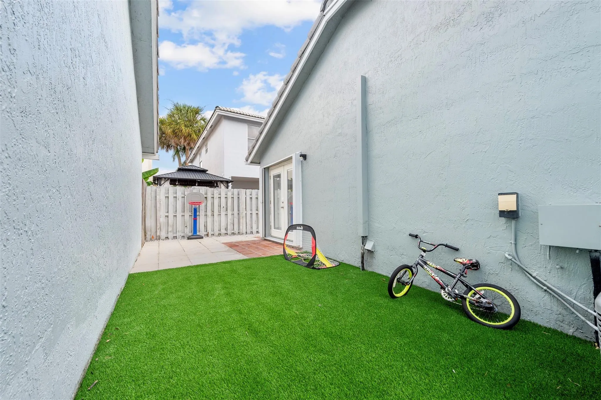5371 NW 41st Way