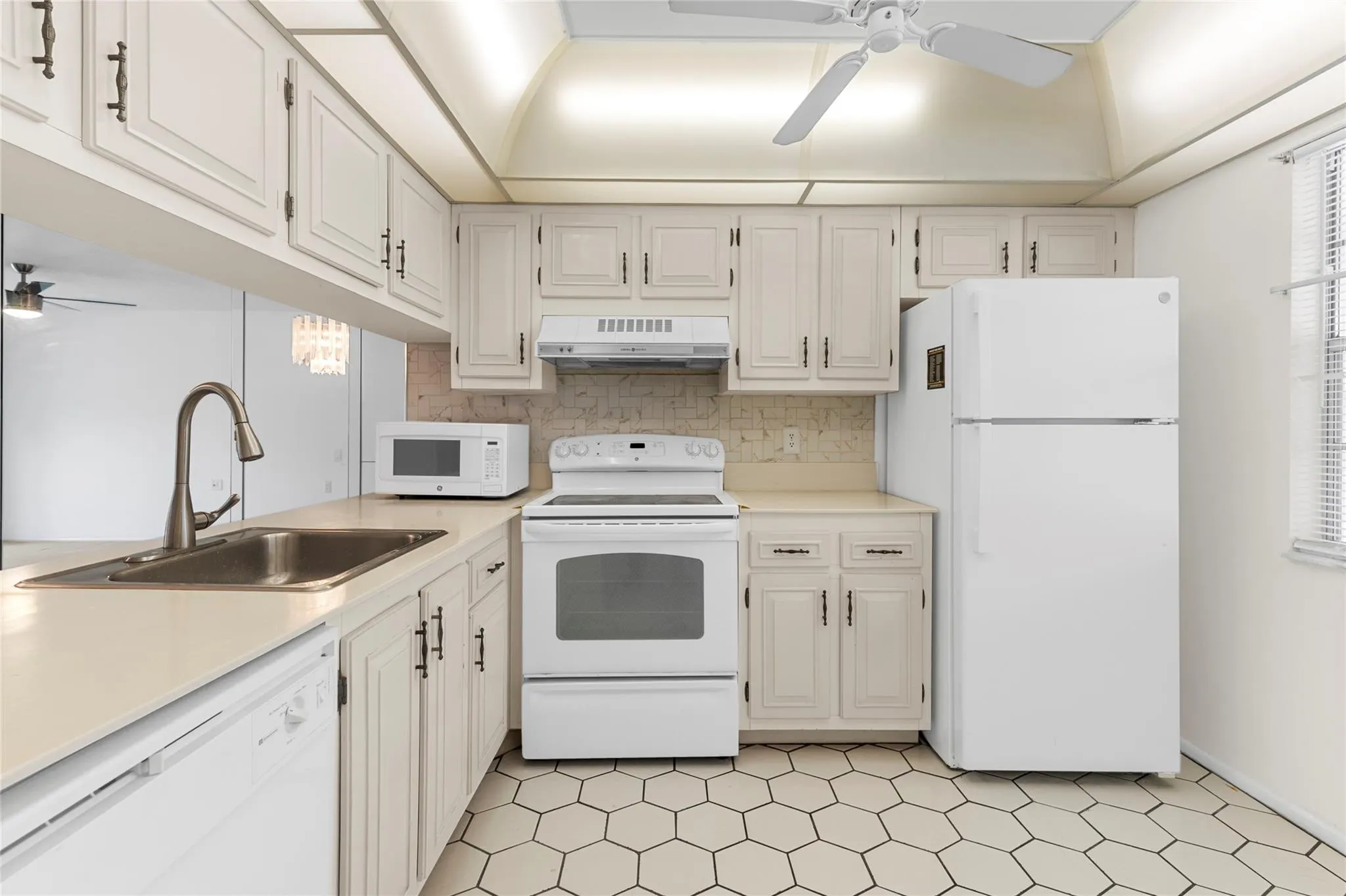 2701 Nassau Bnd, #D2