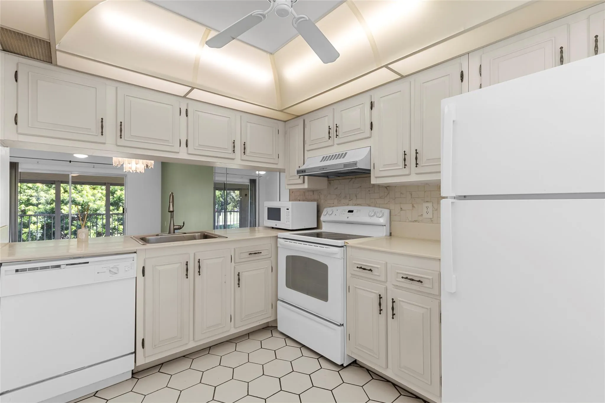 2701 Nassau Bnd, #D2