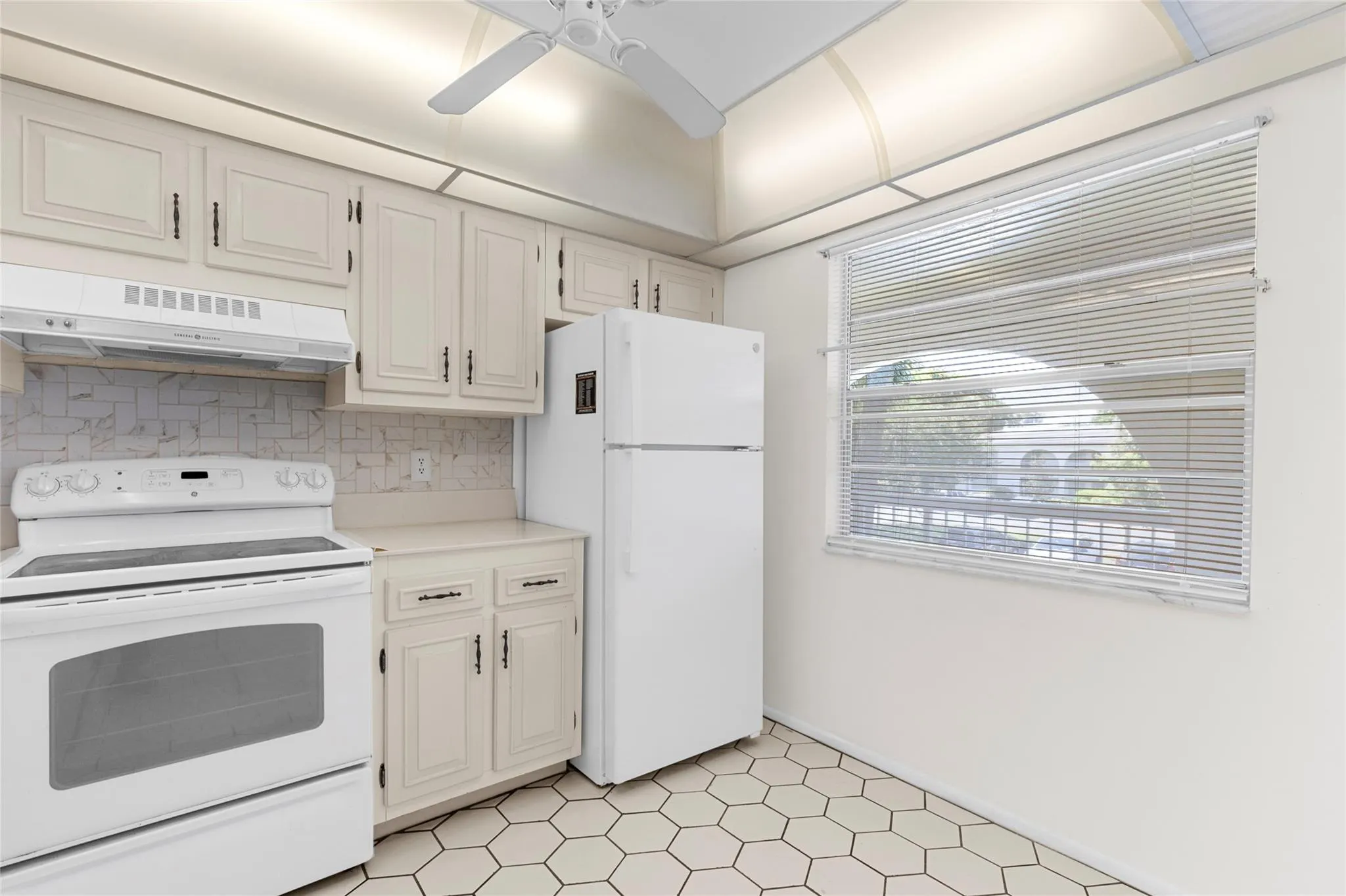 2701 Nassau Bnd, #D2