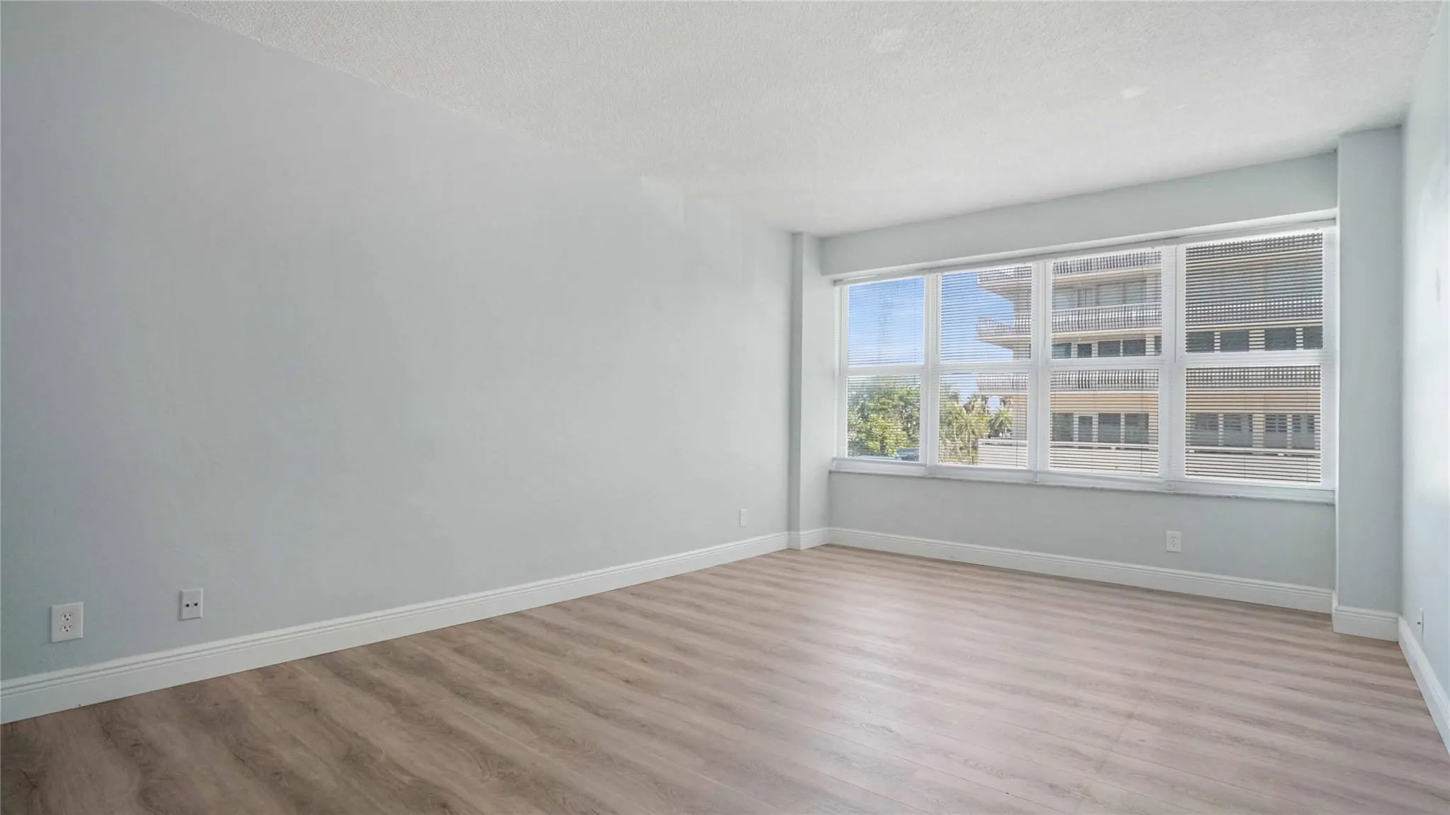 4010 Galt Ocean Dr, #214
