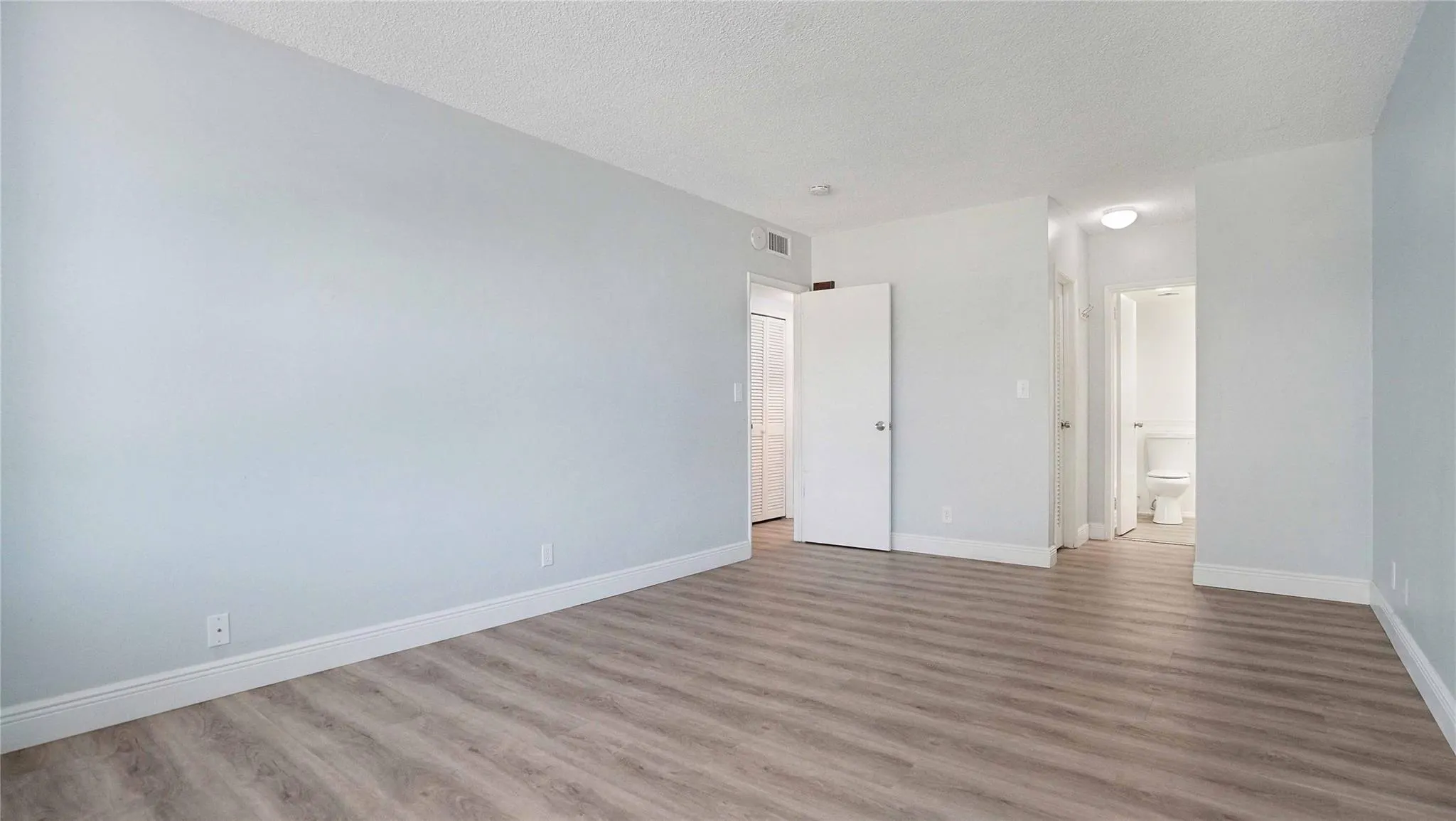 4010 Galt Ocean Dr, #214