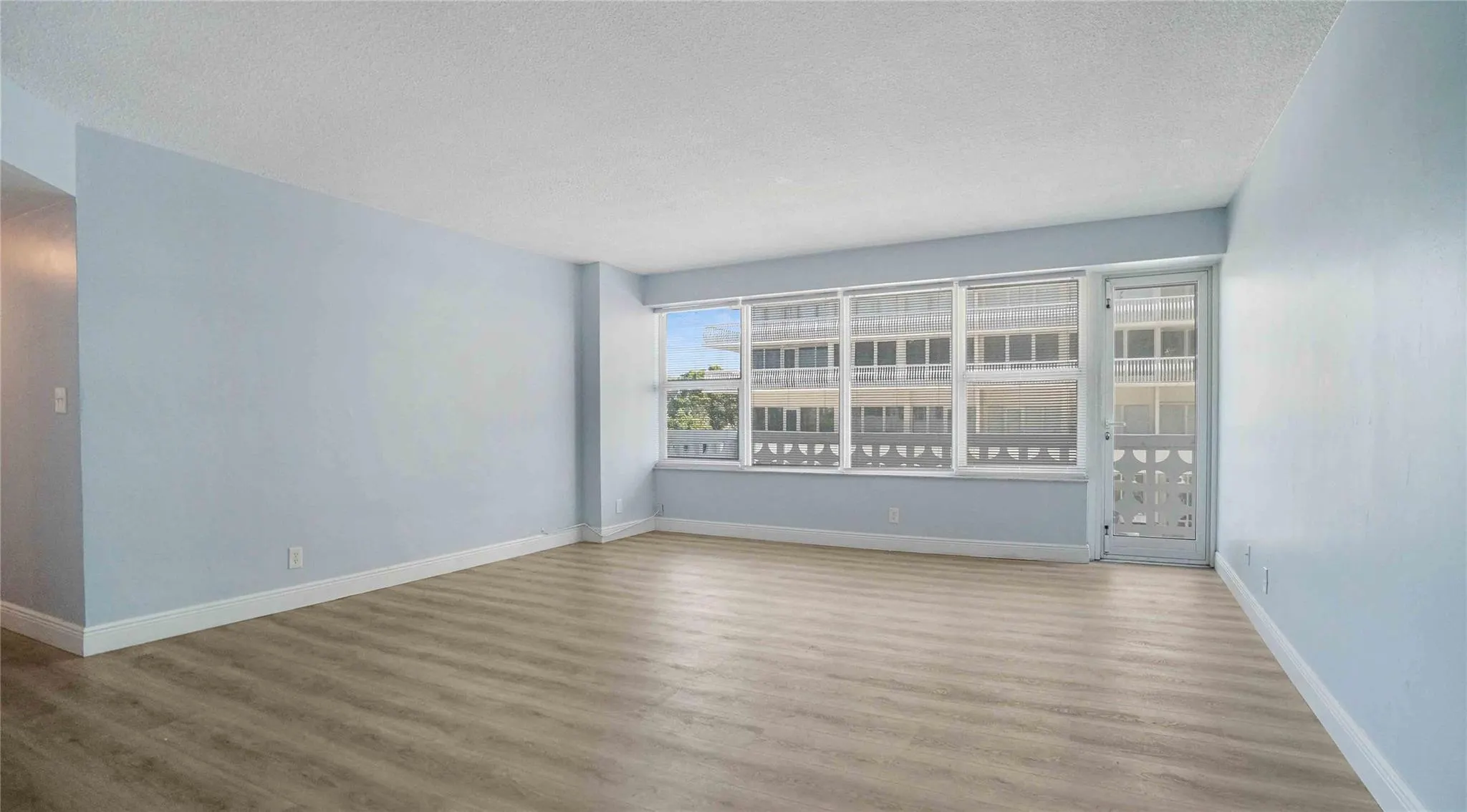 4010 Galt Ocean Dr, #214