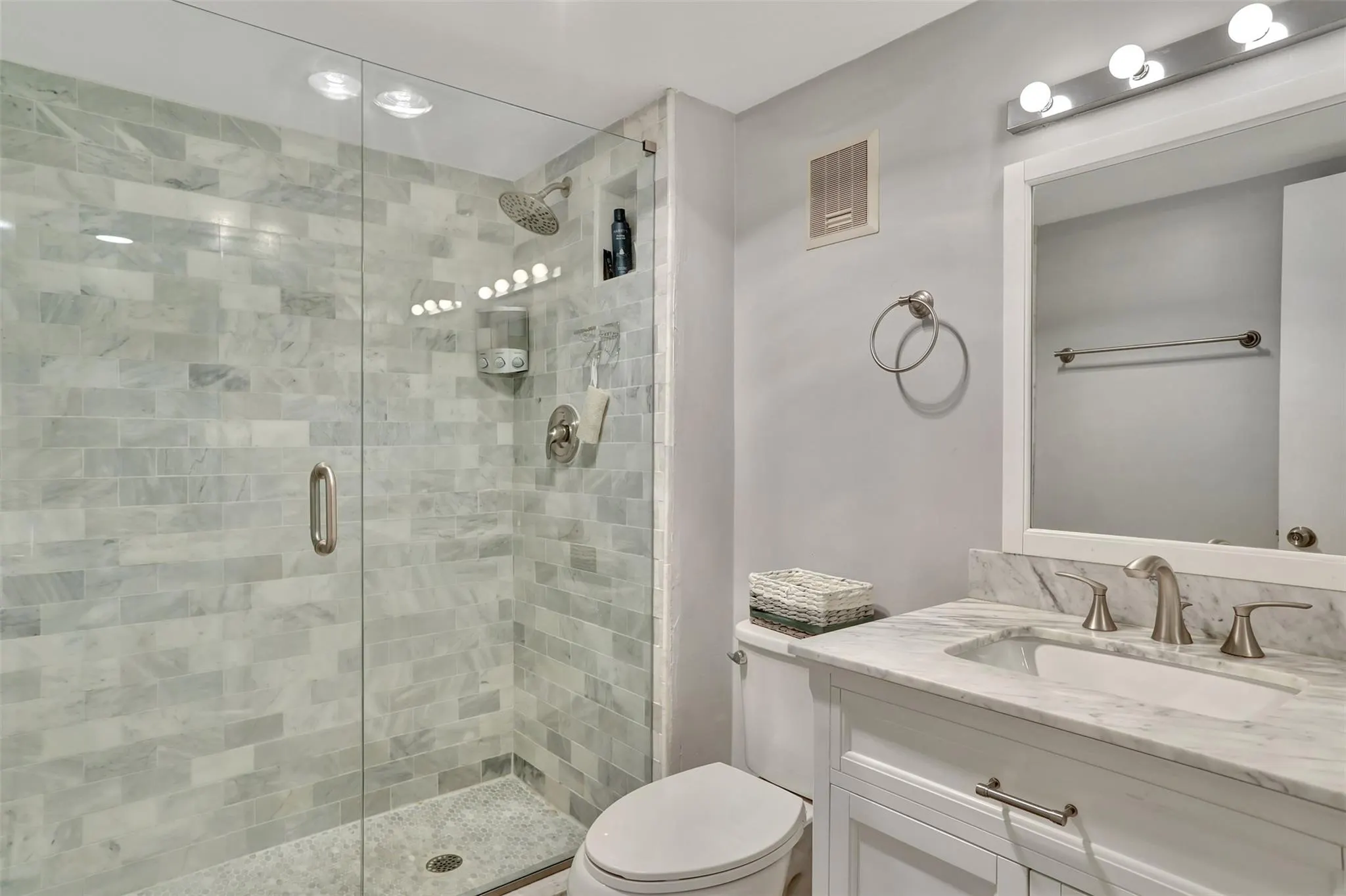 3503 Oaks Way, #405