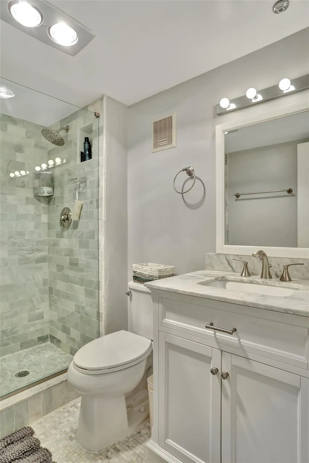 3503 Oaks Way, #405