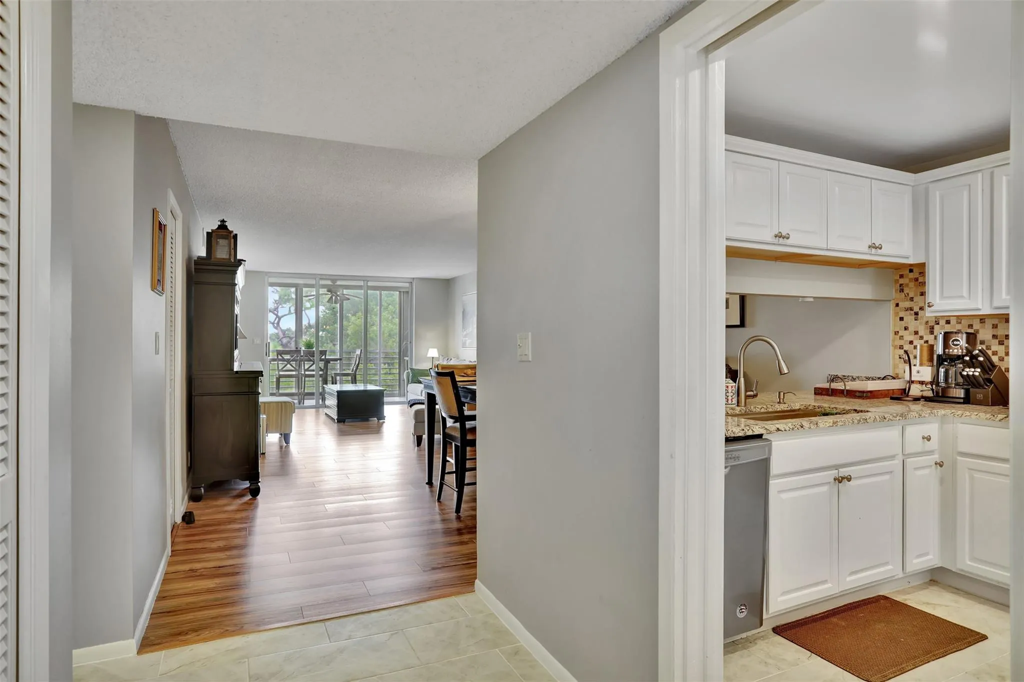 3503 Oaks Way, #405