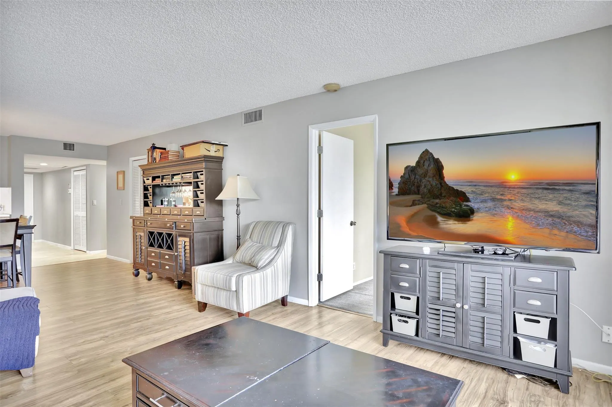 3503 Oaks Way, #405