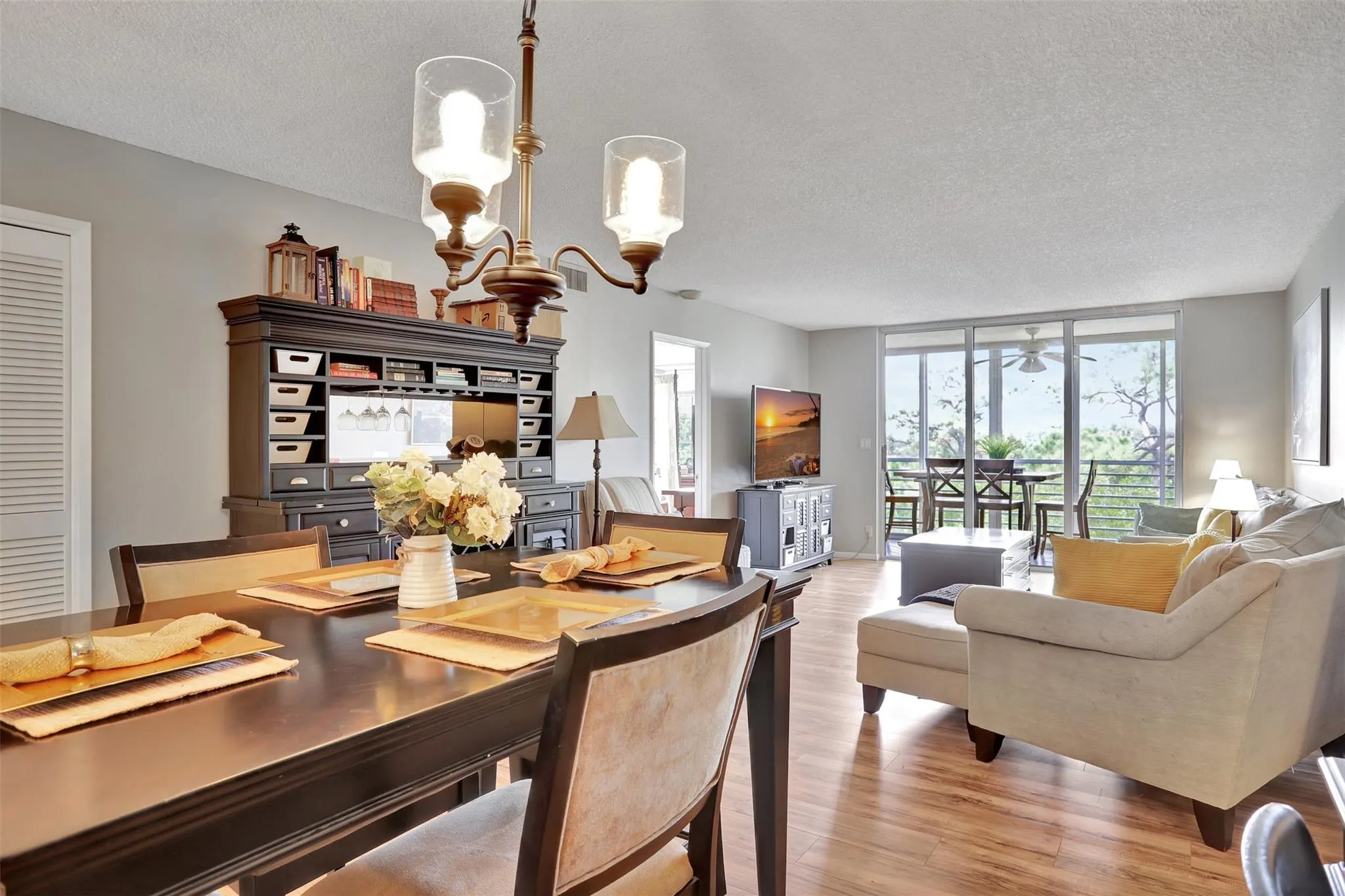 3503 Oaks Way, #405
