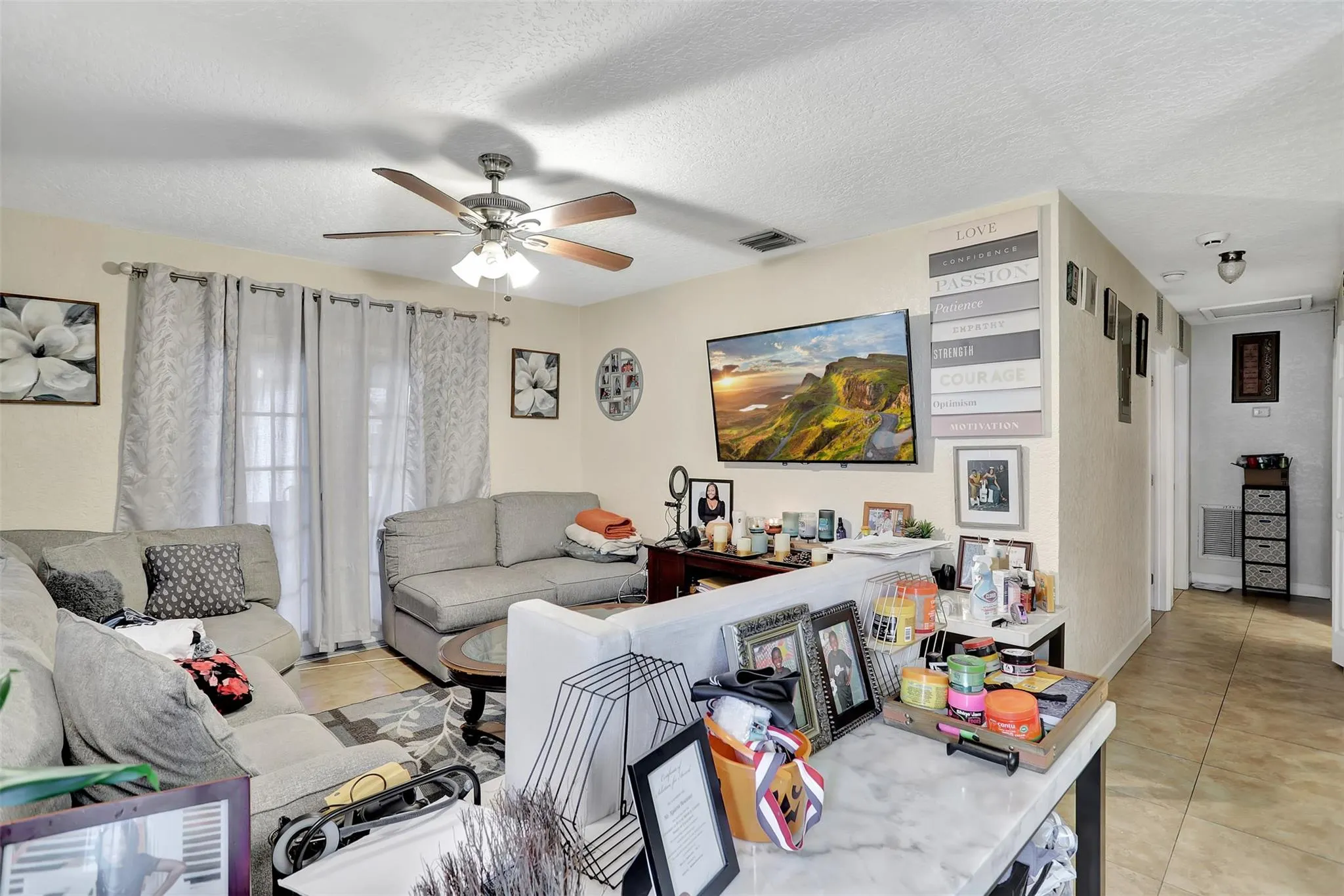 560 NW 21st Ct