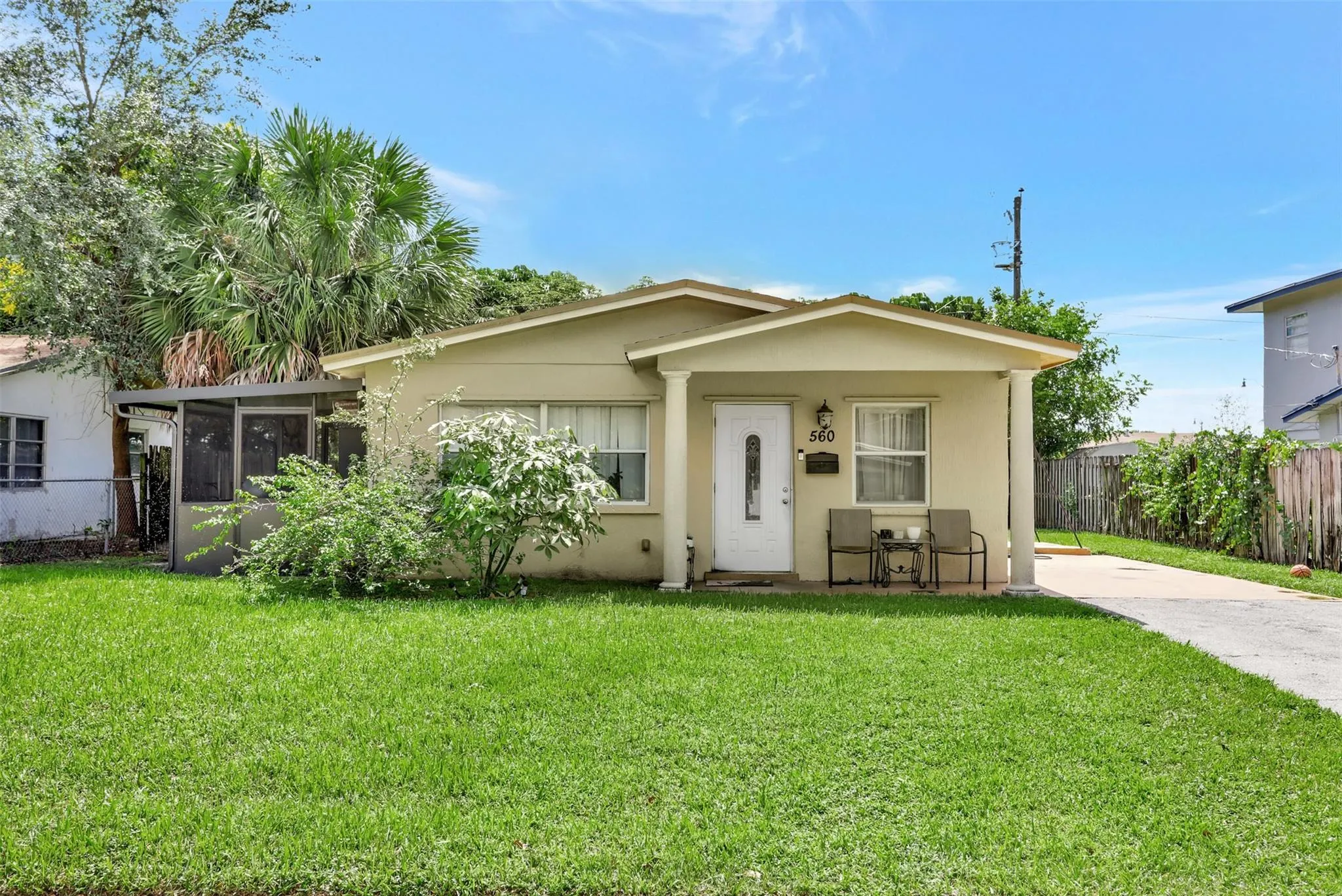 560 NW 21st Ct