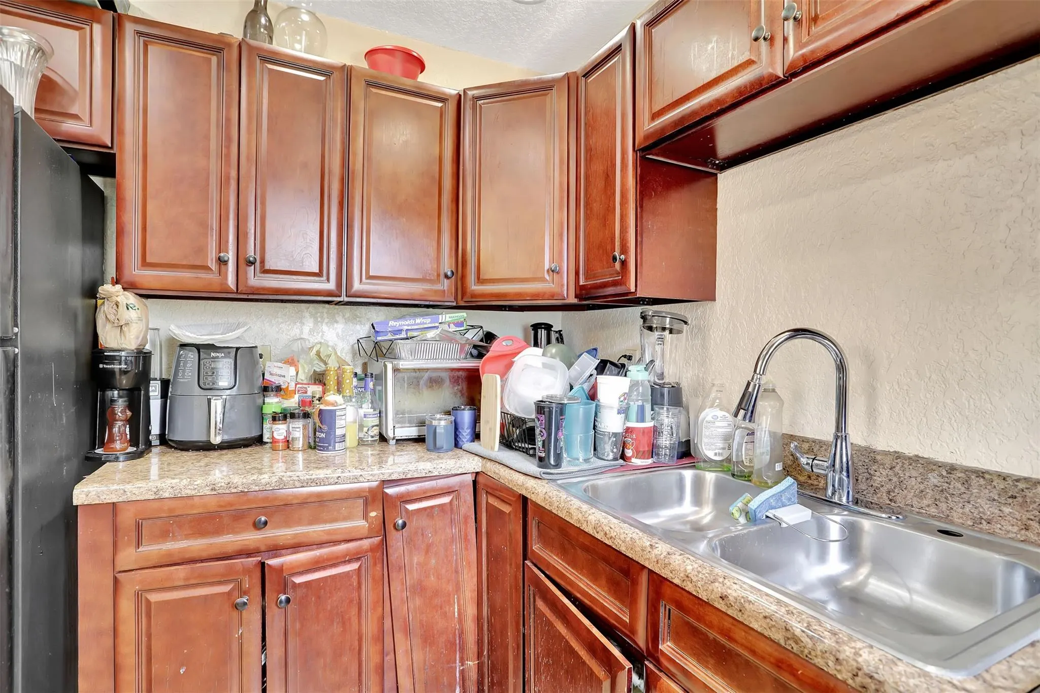 560 NW 21st Ct