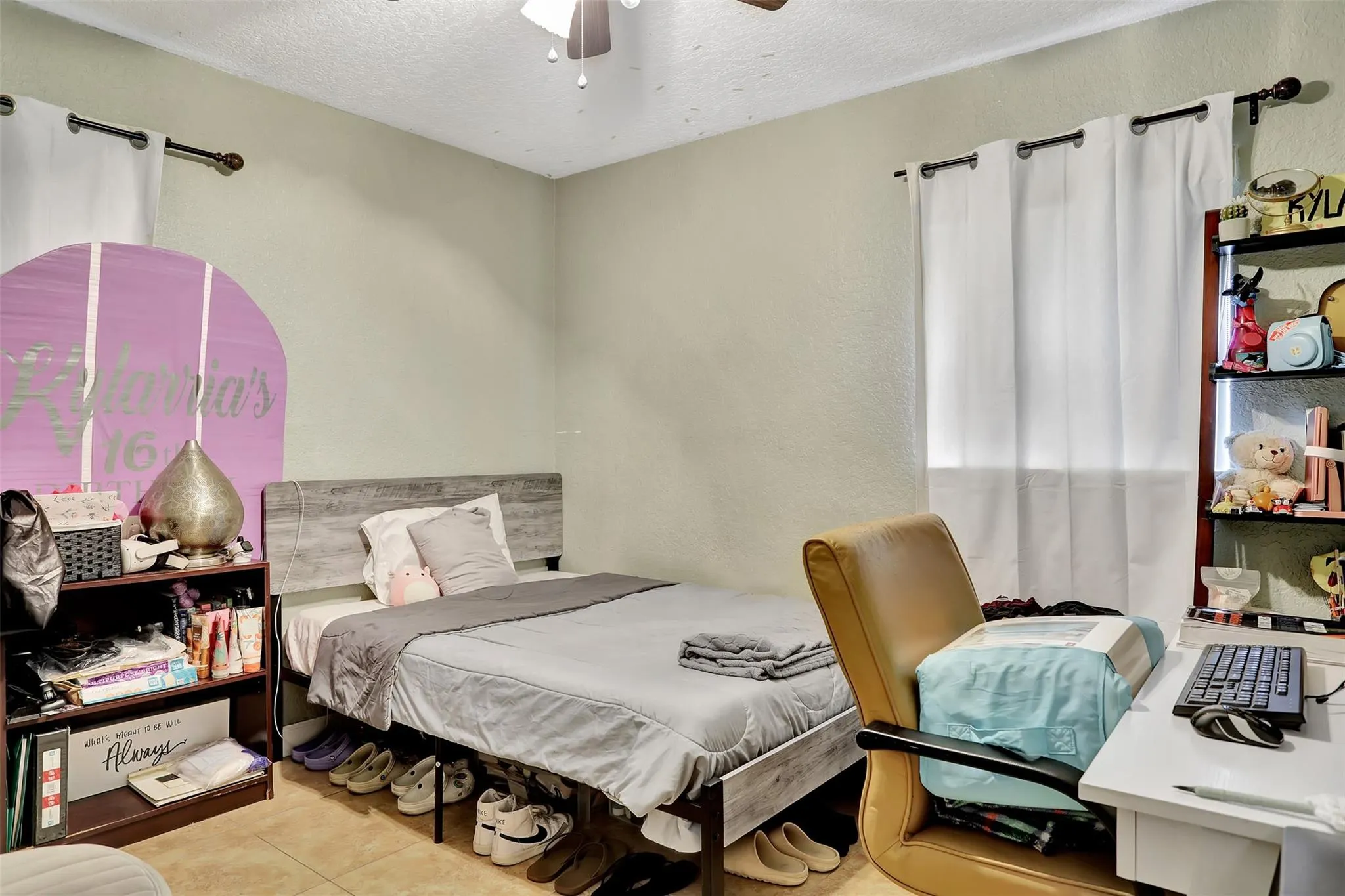 560 NW 21st Ct