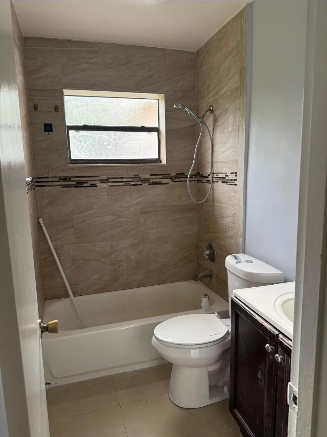 2401 Largo Dr