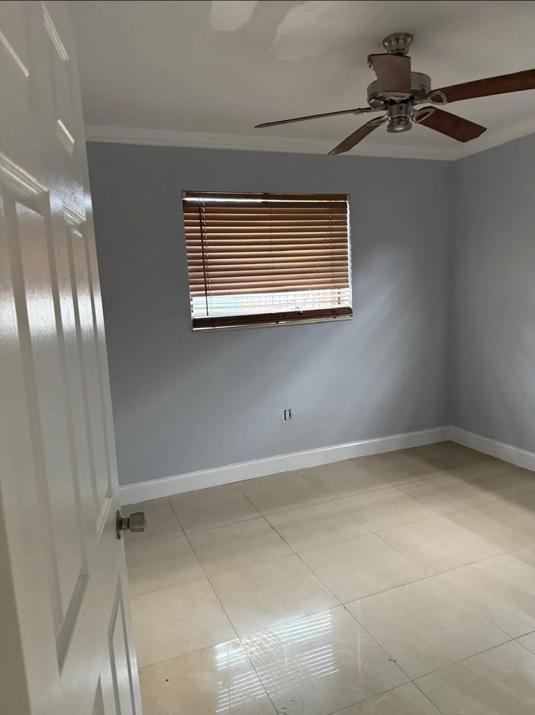 2401 Largo Dr