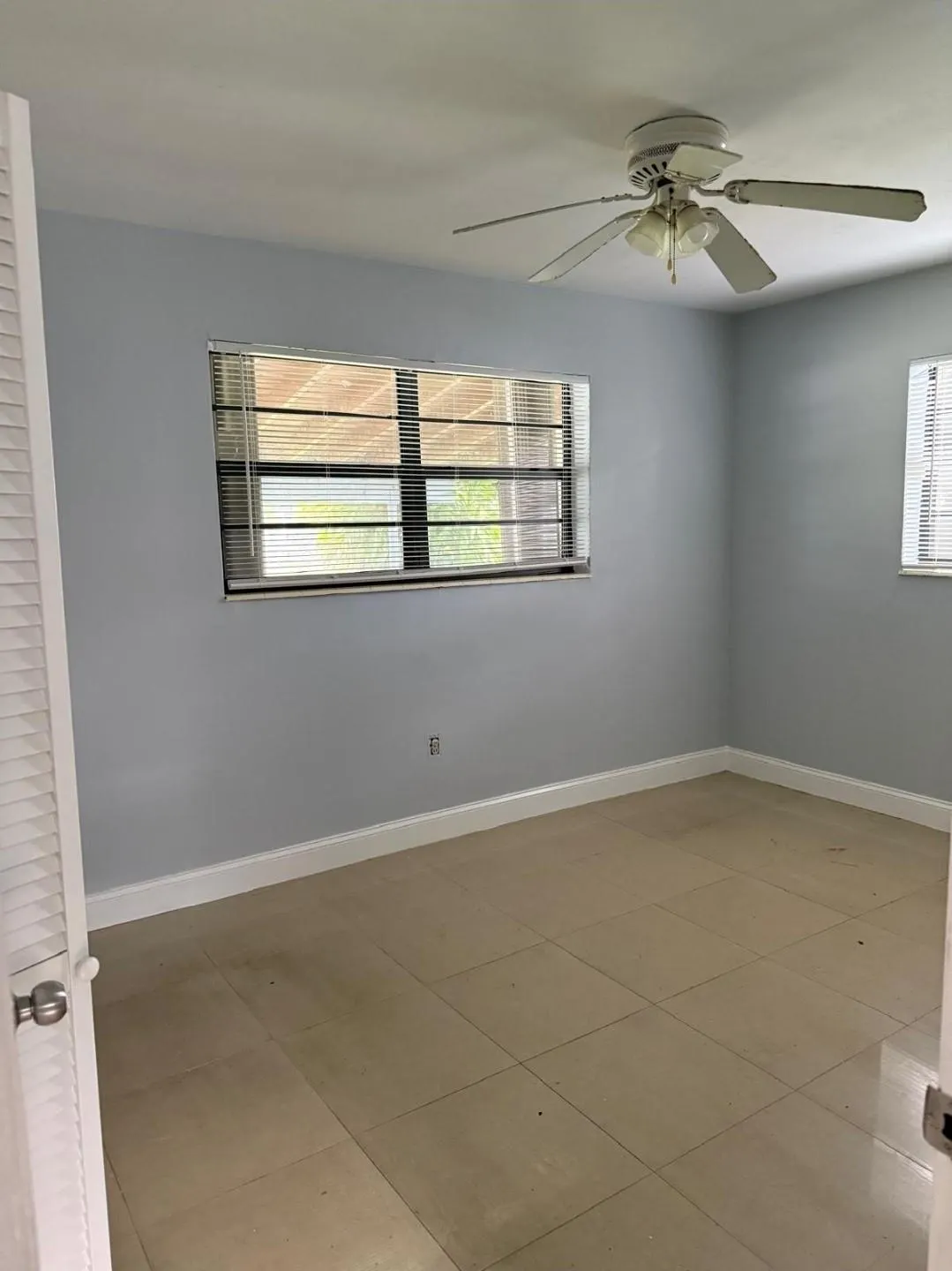 2401 Largo Dr