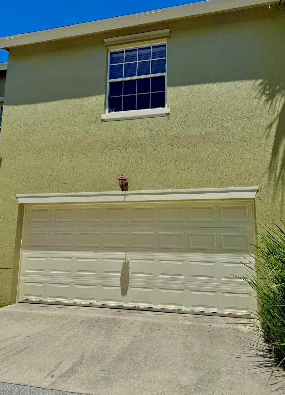 2000 SE Korona Dr