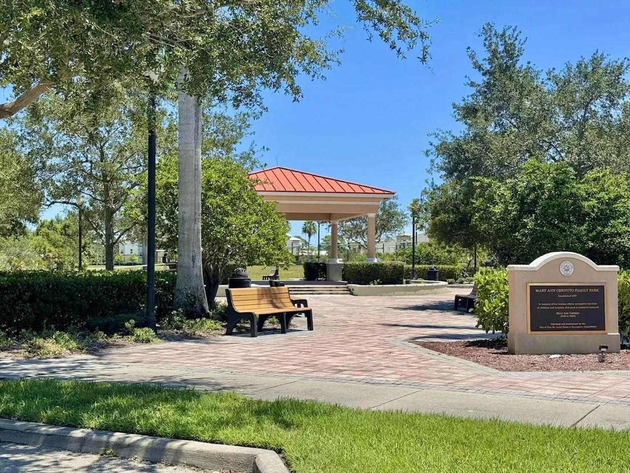2000 SE Korona Dr
