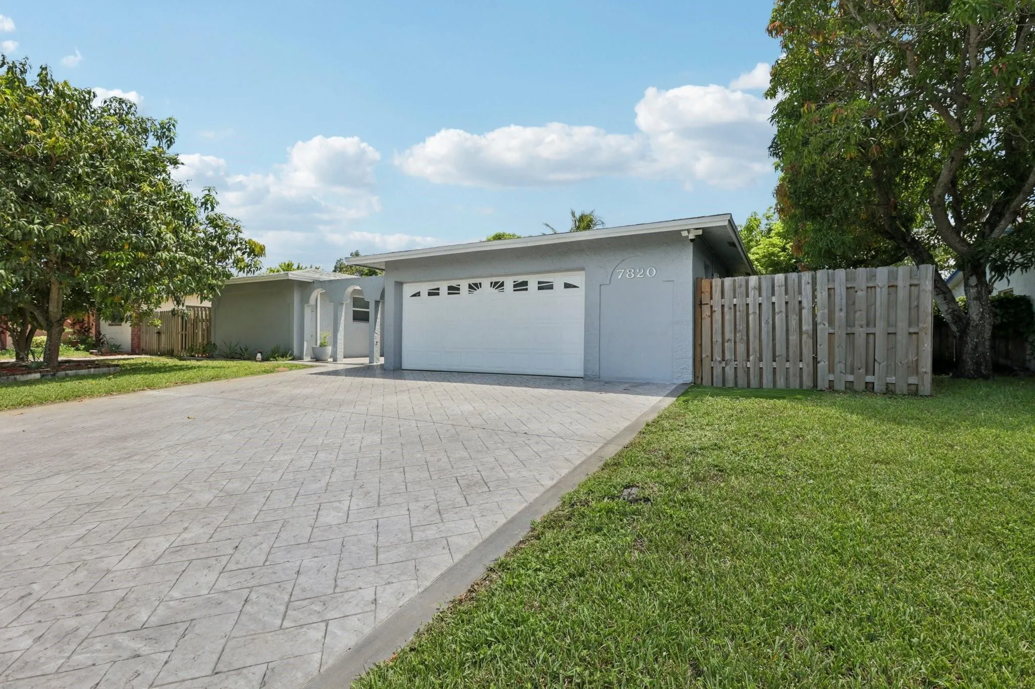 7820 NW 45th St