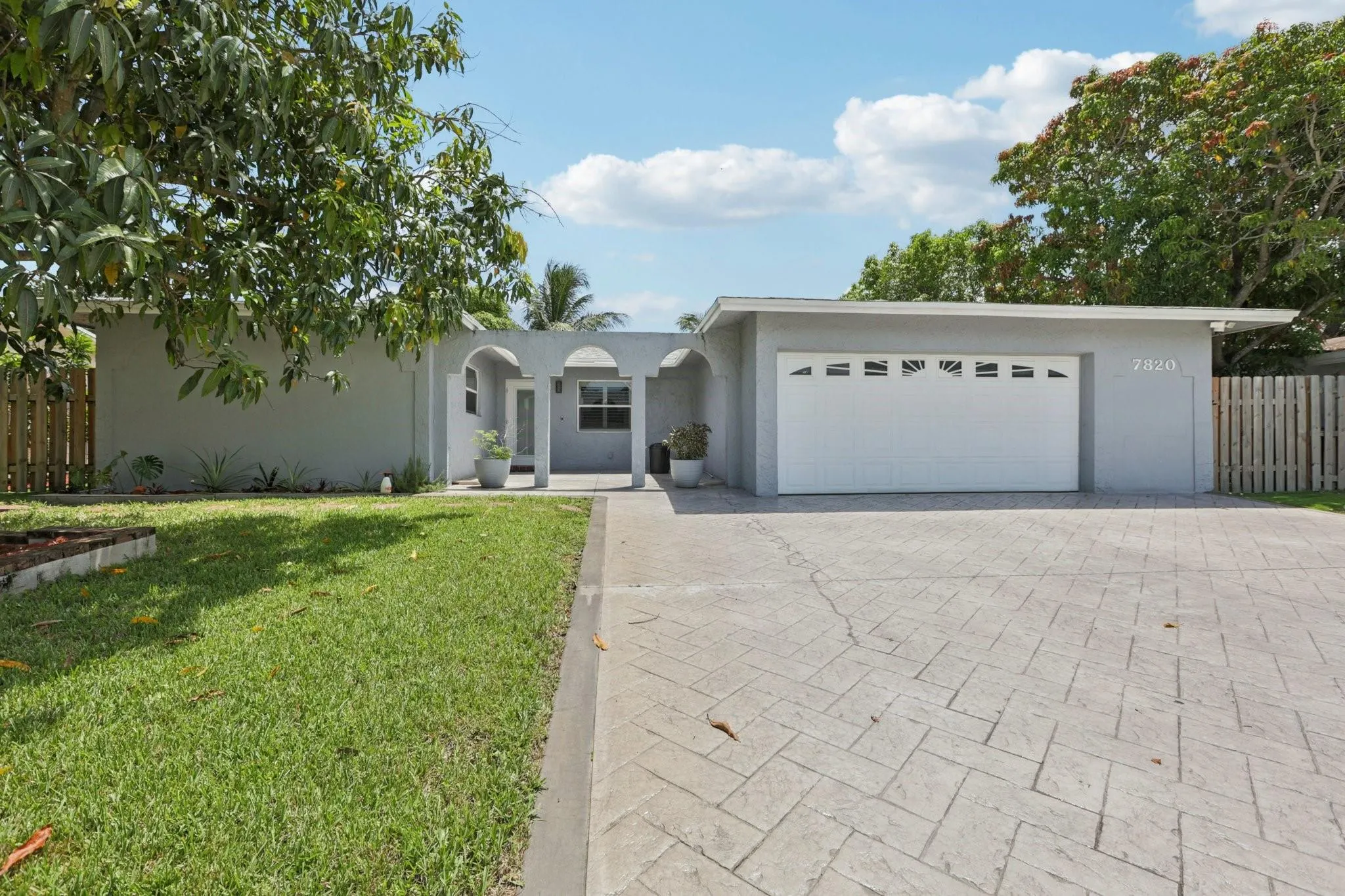 7820 NW 45th St