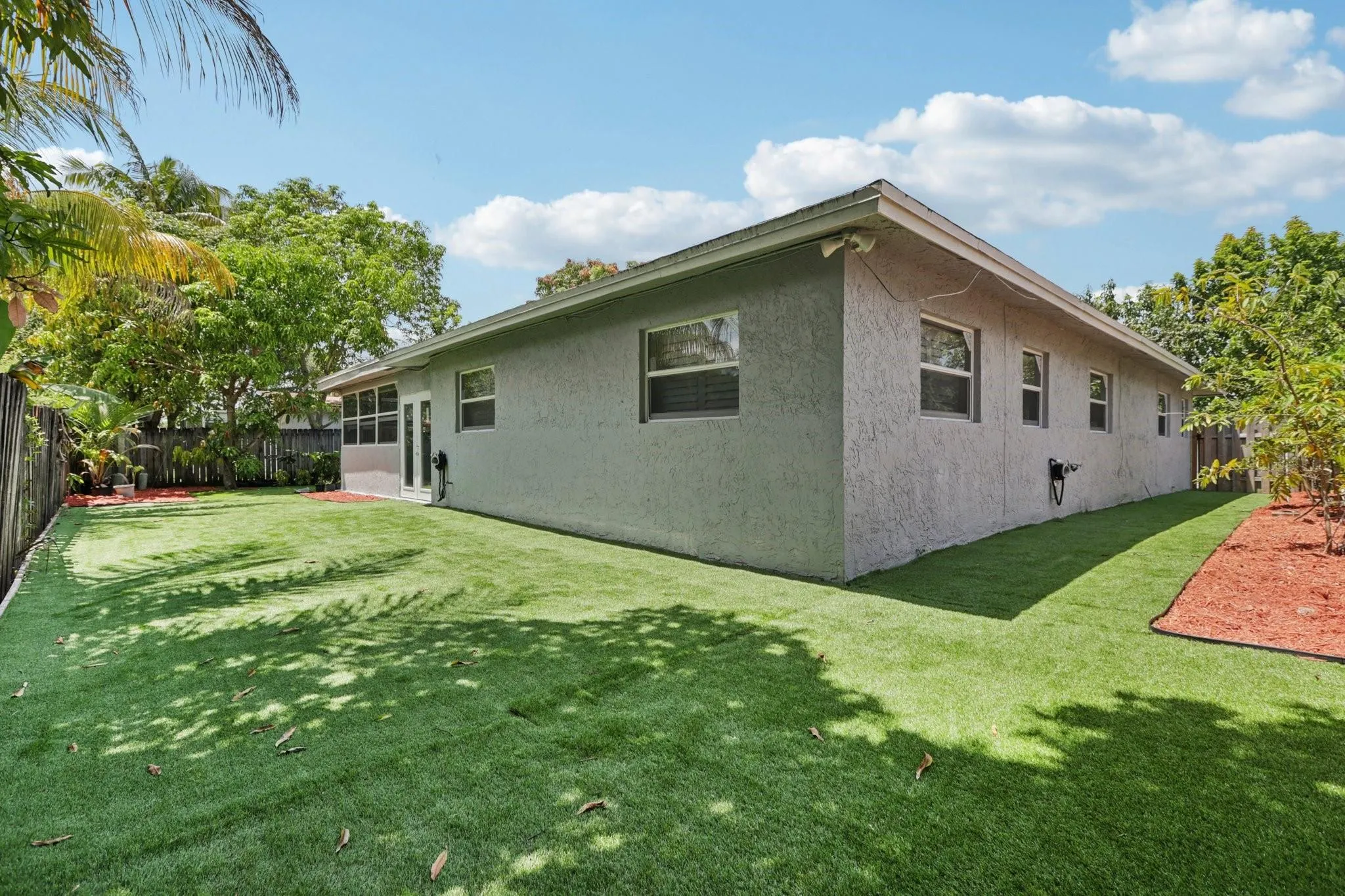 7820 NW 45th St