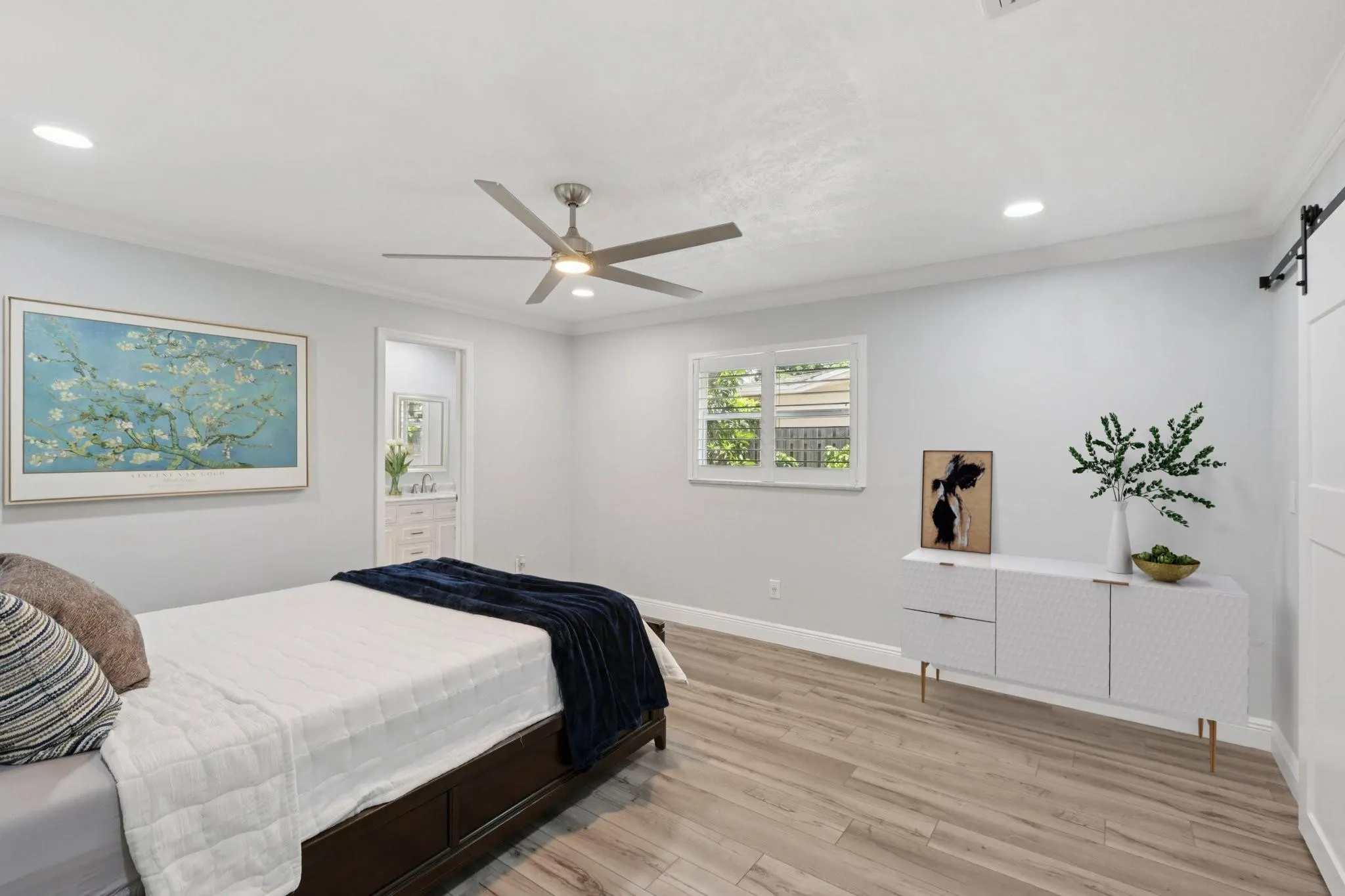7820 NW 45th St