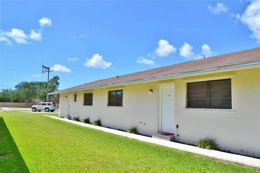 203 N 59th Ave