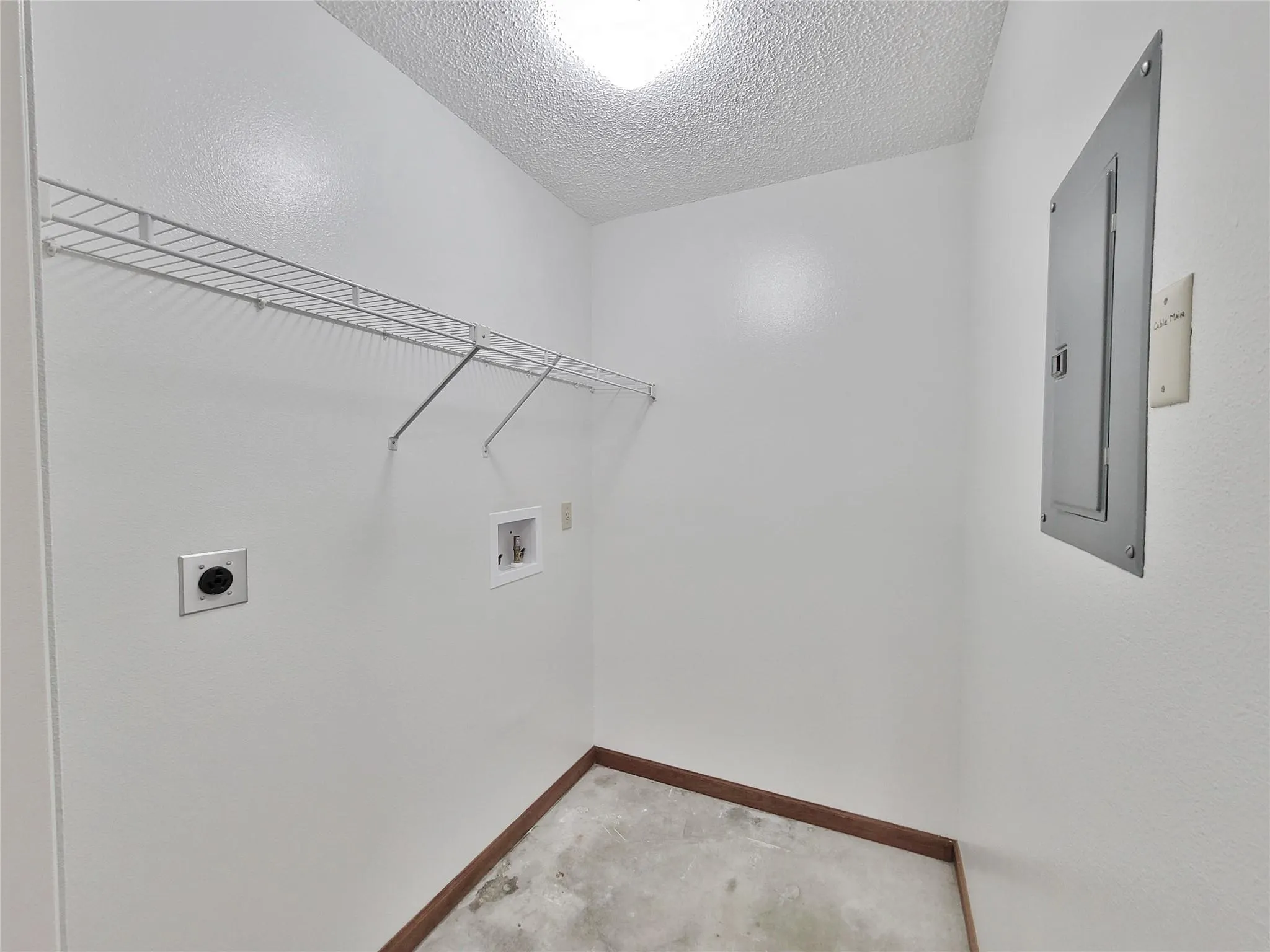 203 N 59th Ave