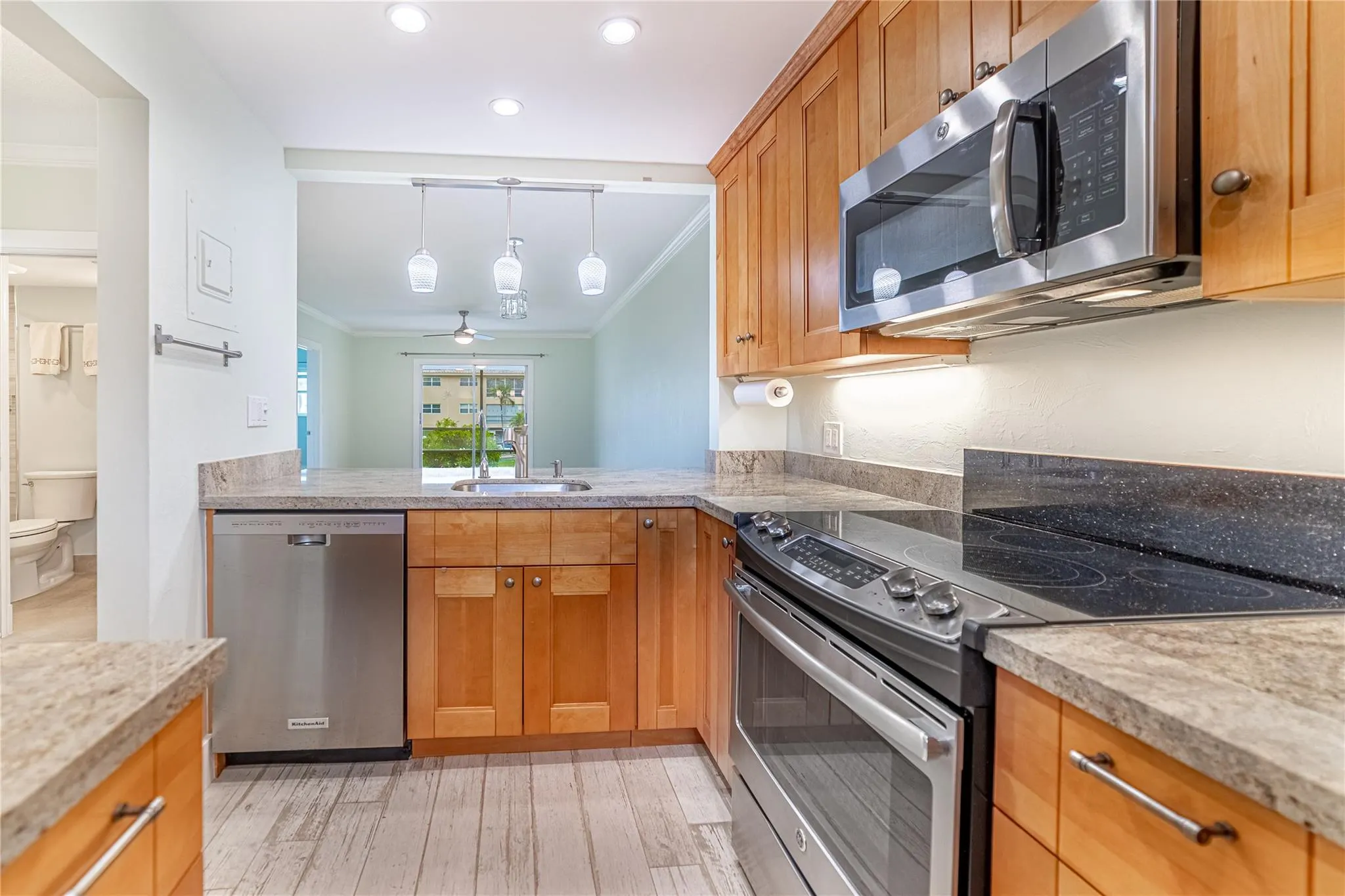 1951 NE 39th St, #256