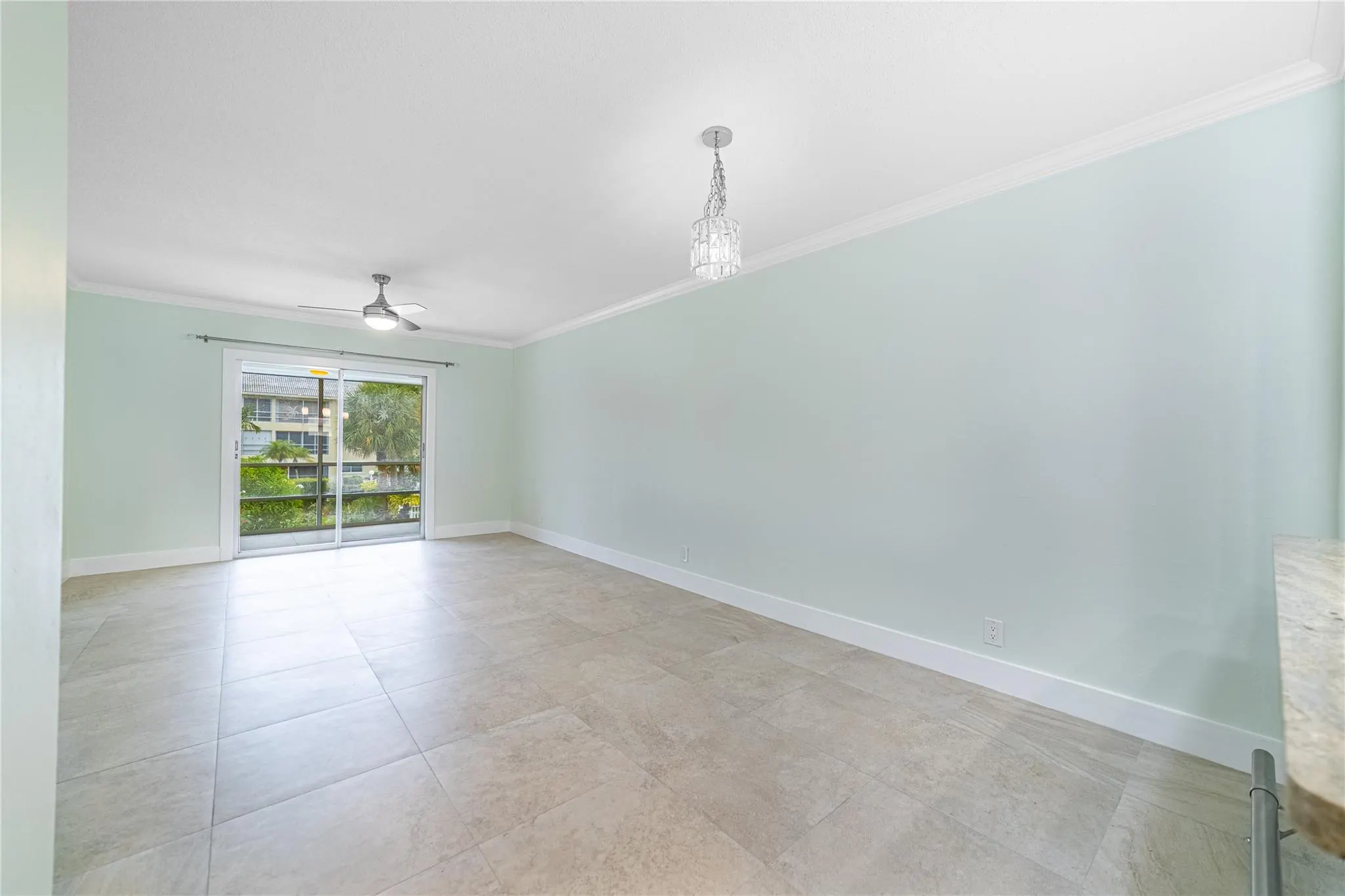 1951 NE 39th St, #256