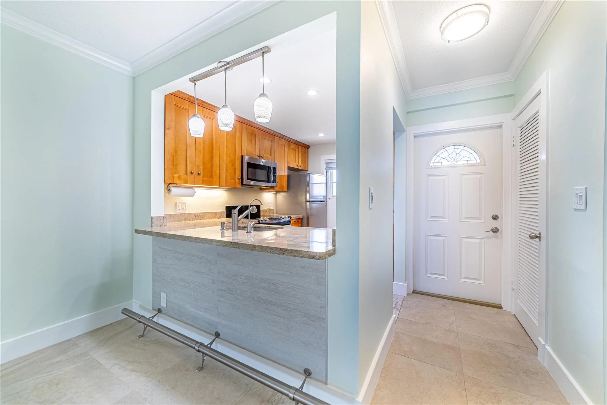 1951 NE 39th St, #256