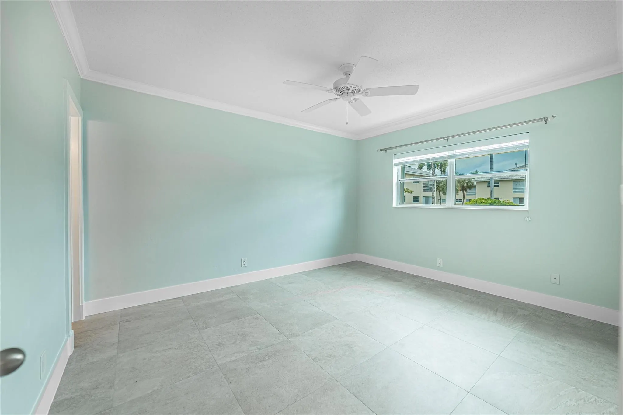 1951 NE 39th St, #256