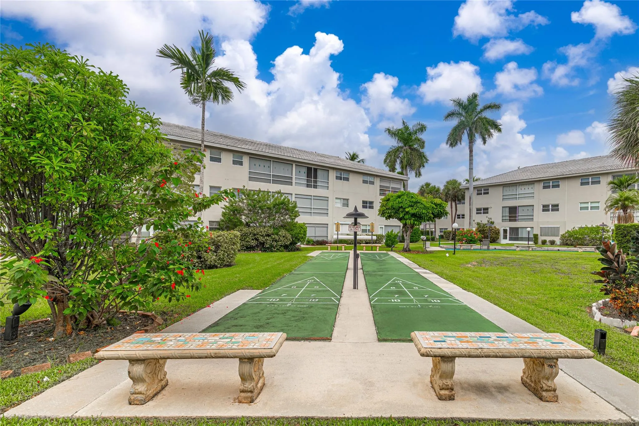 1951 NE 39th St, #256