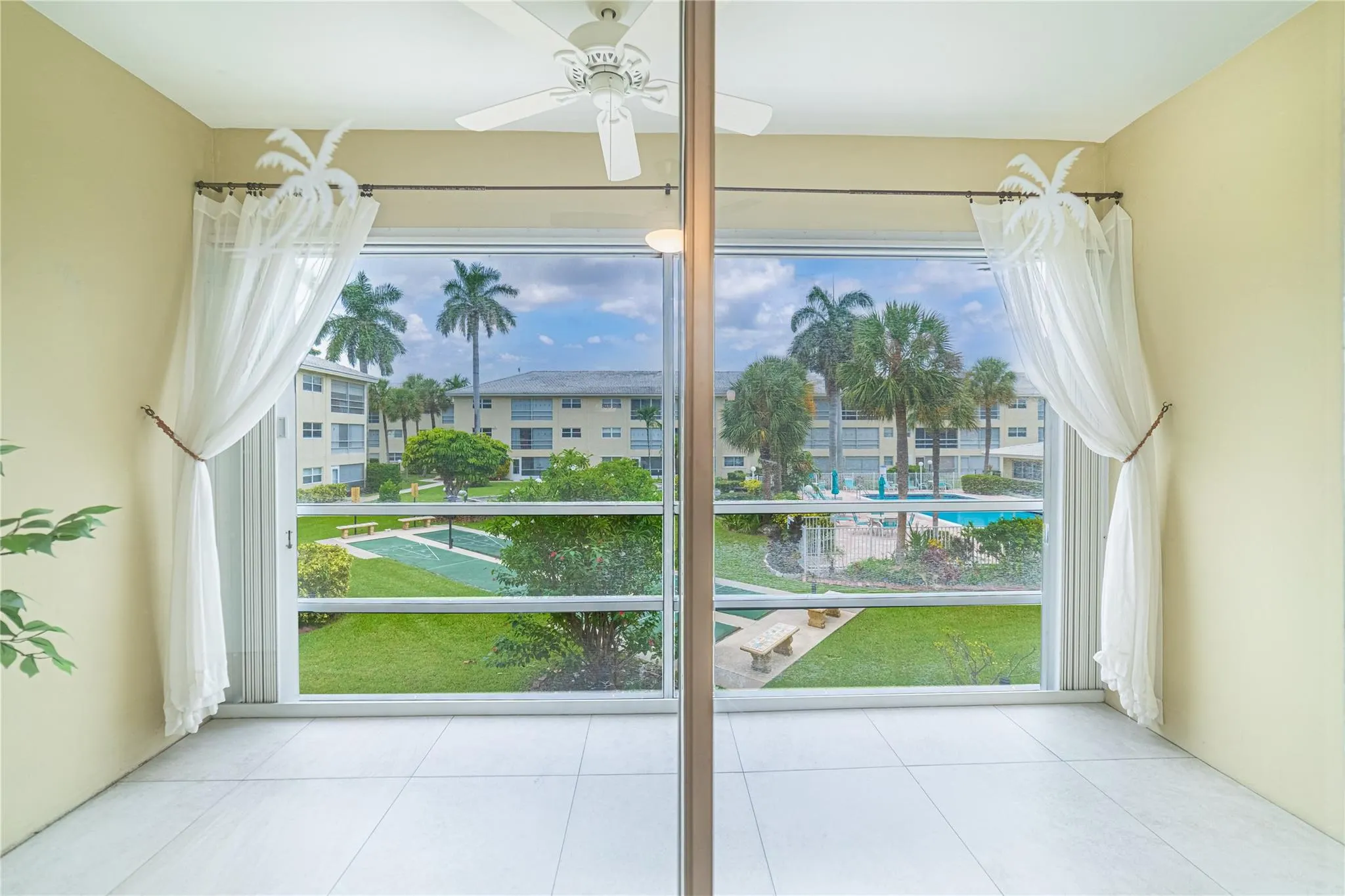 1951 NE 39th St, #256