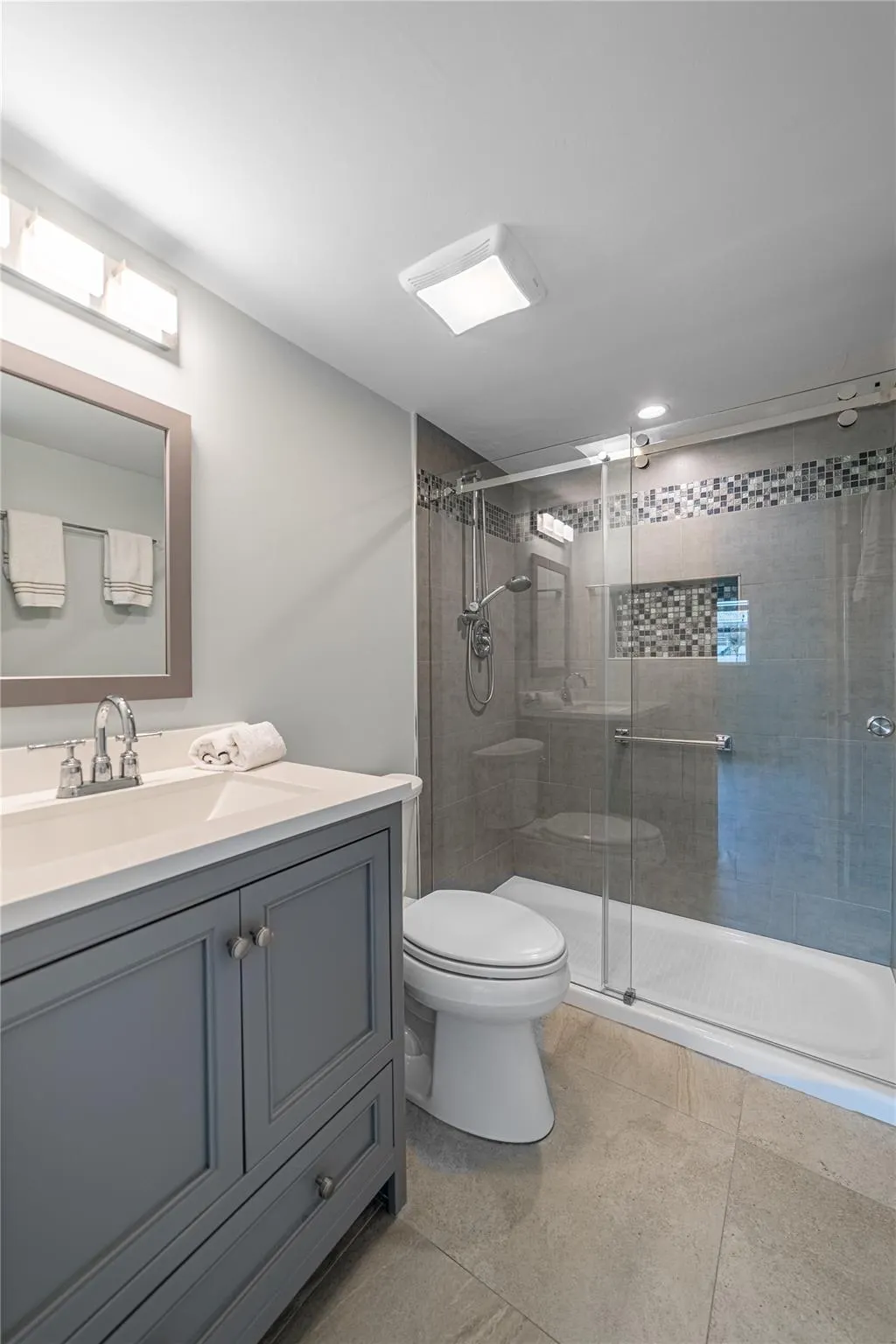 1951 NE 39th St, #256