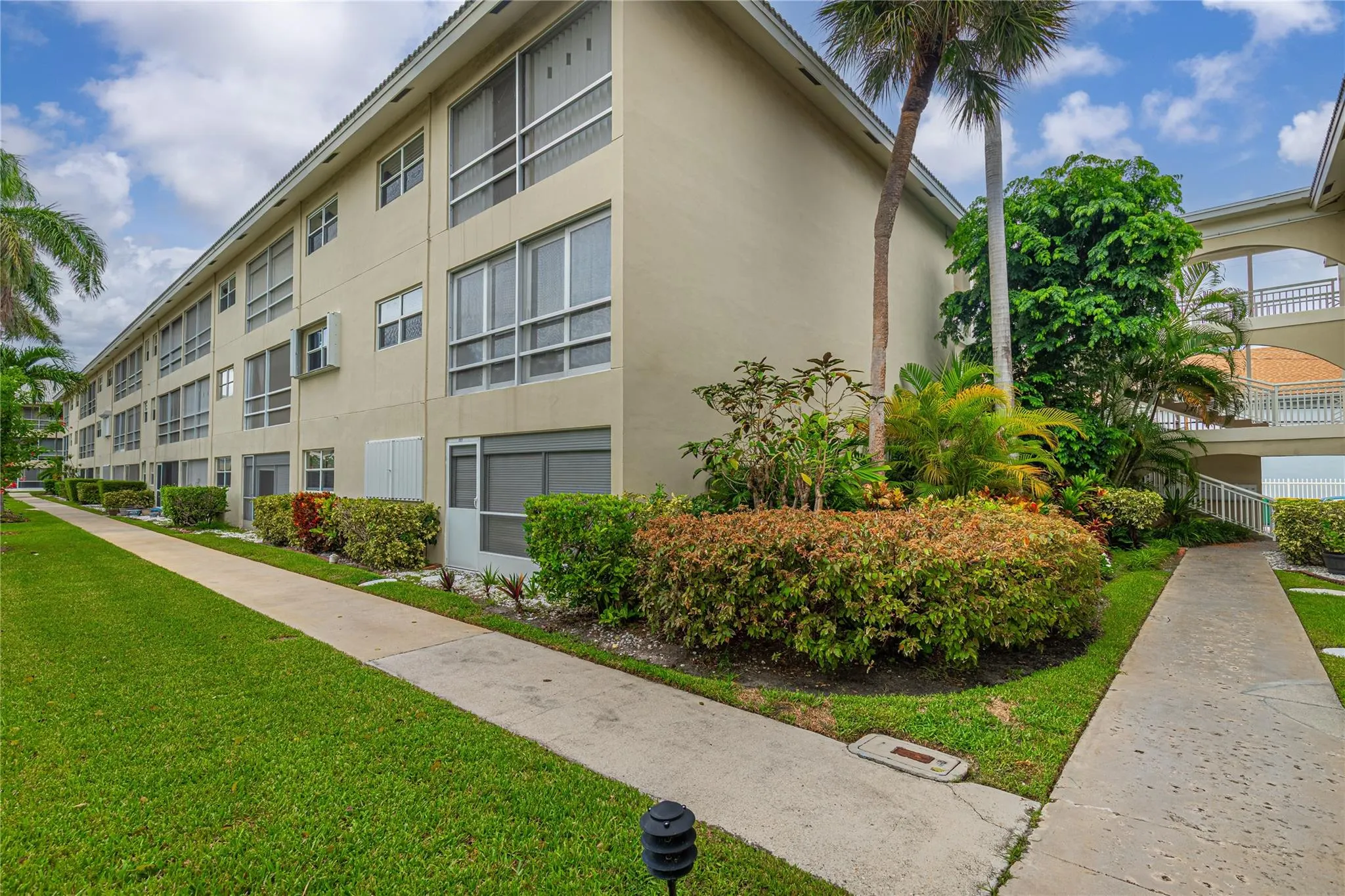 1951 NE 39th St, #256