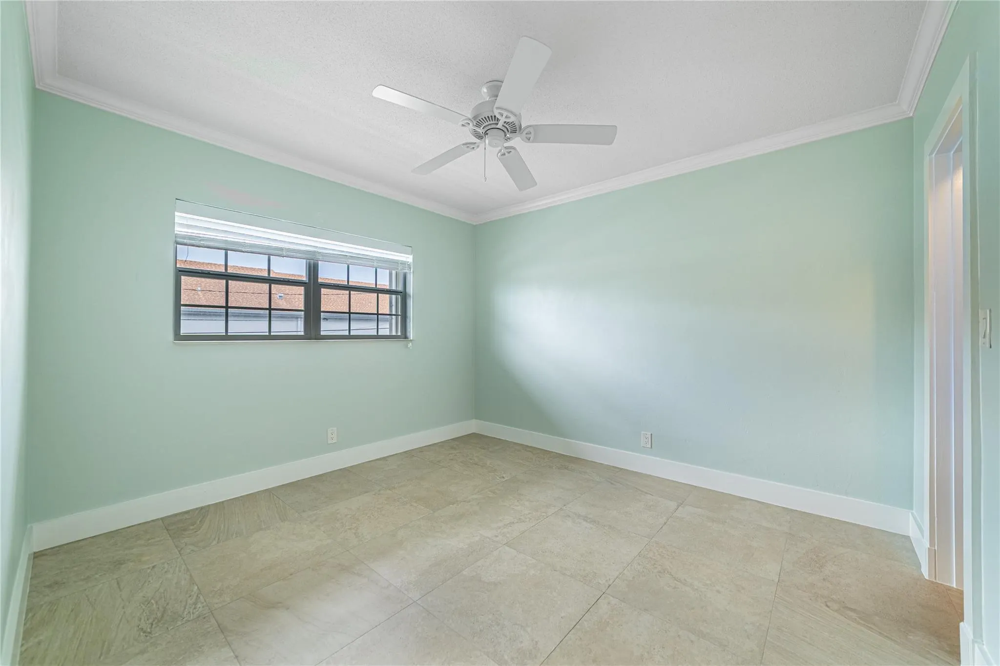 1951 NE 39th St, #256