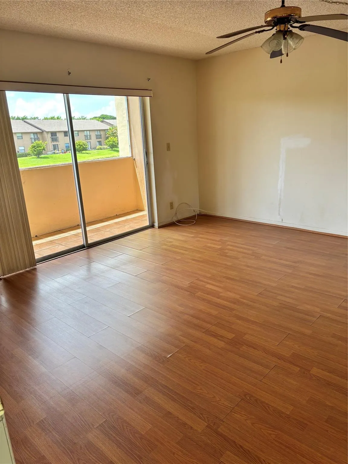 3905 N Nob Hill Rd, #205