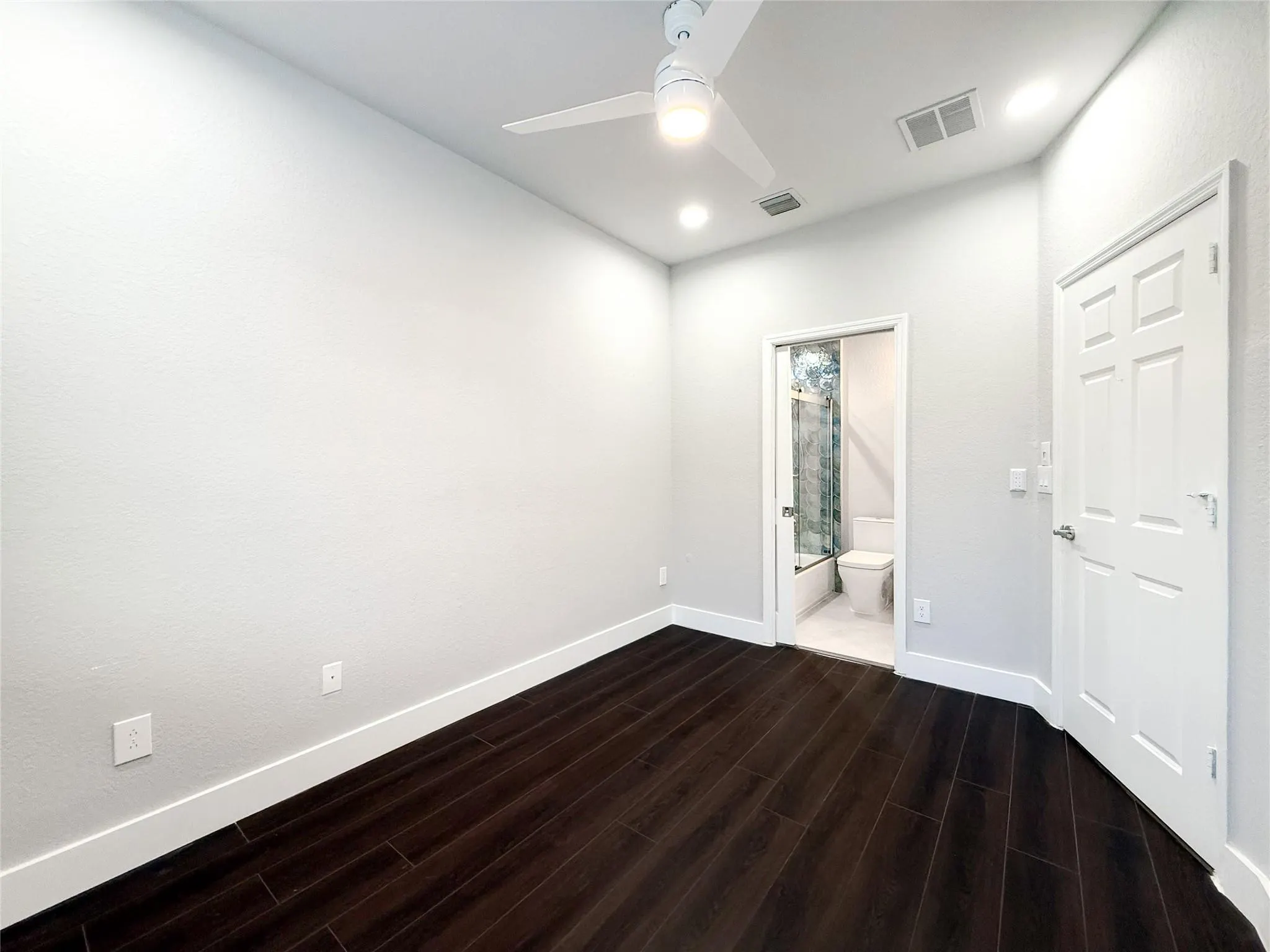 2033 Nassau Drive