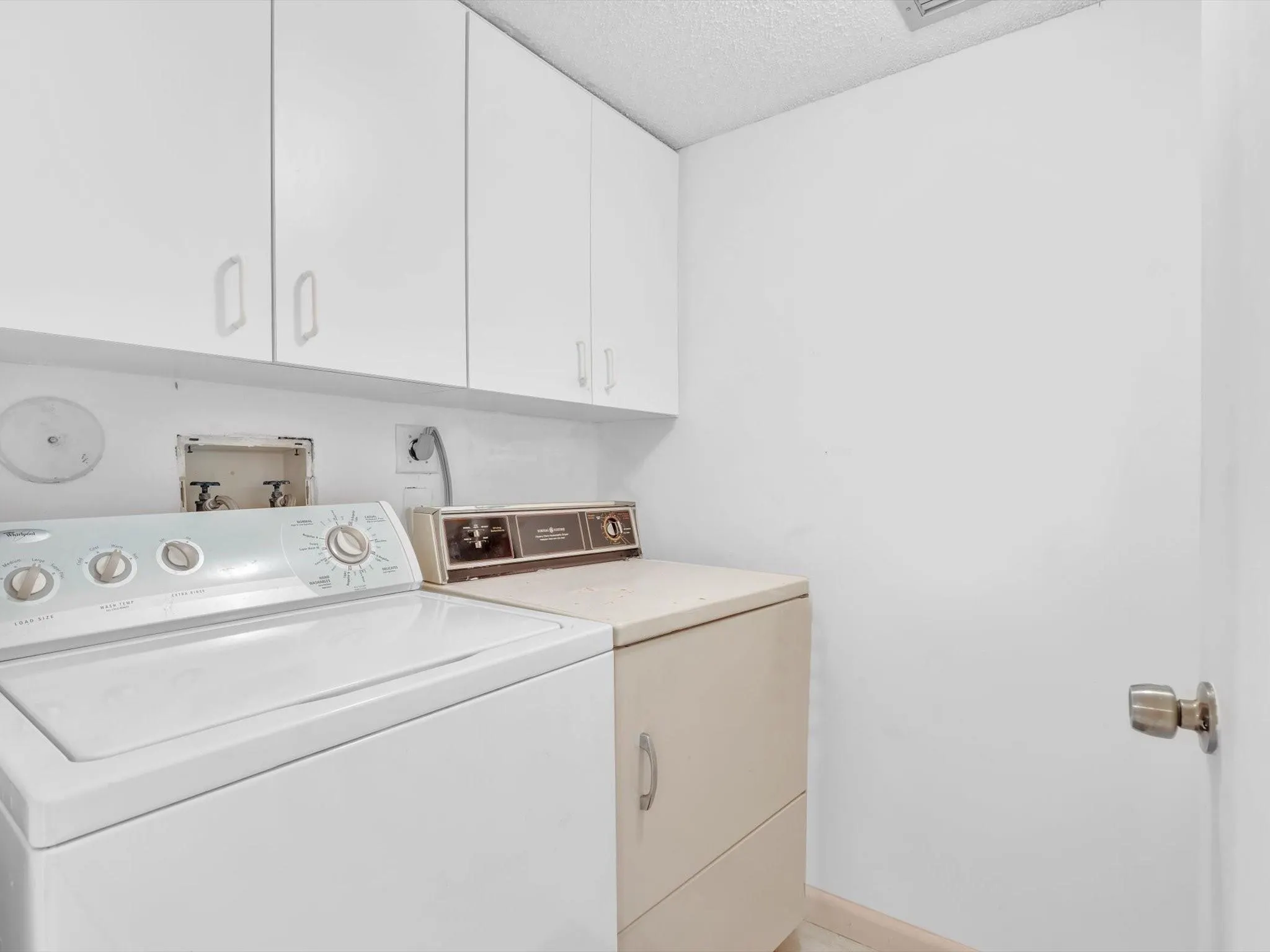 14426 Amberly Ln, #108