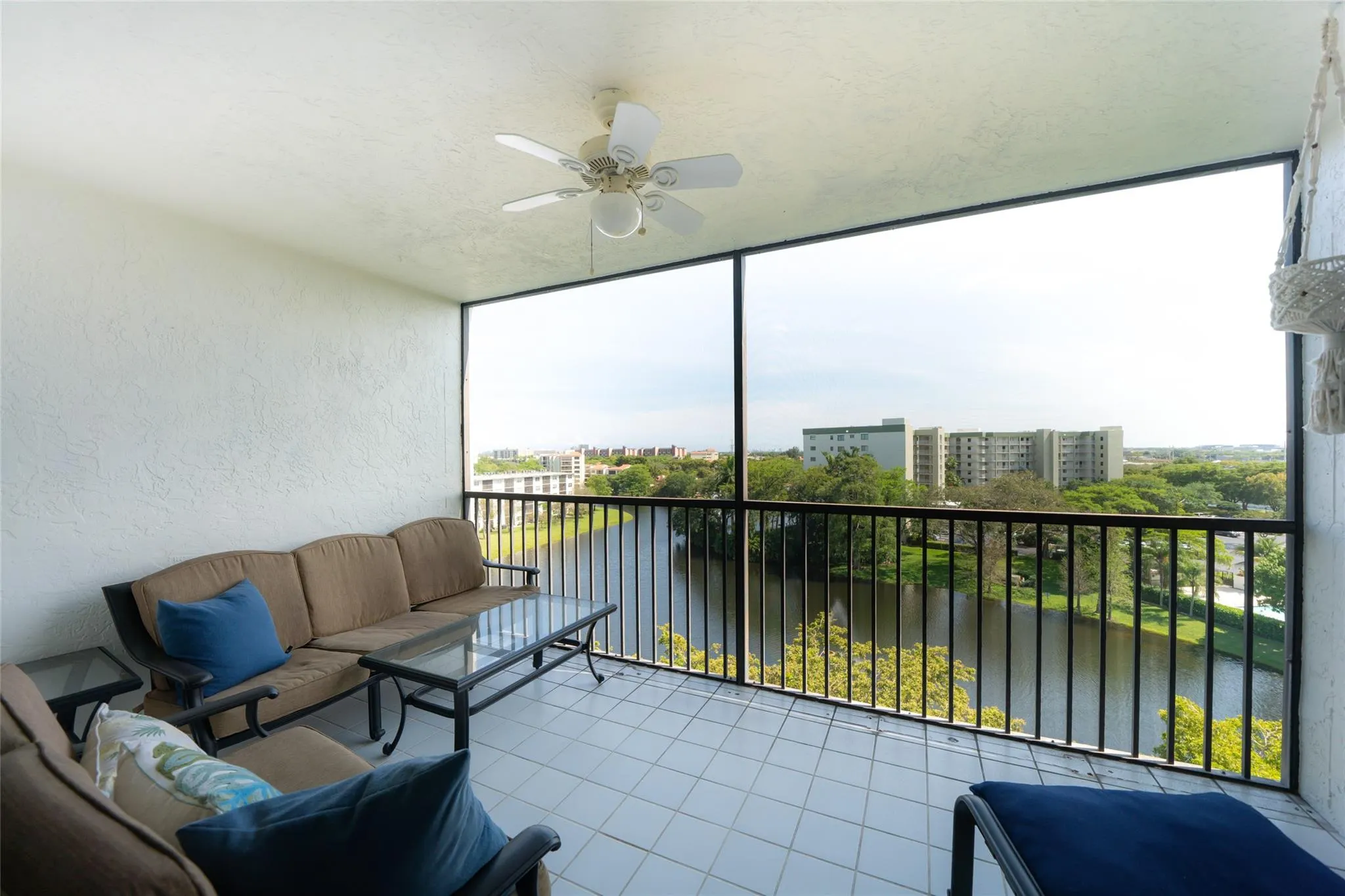 2240 N Cypress Bend Dr, #802