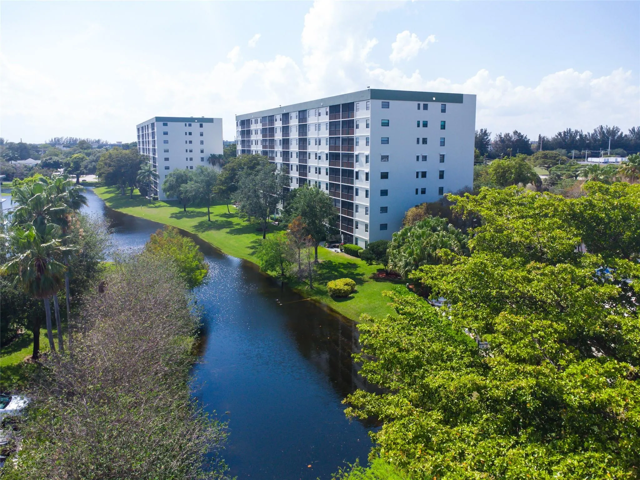 2240 N Cypress Bend Dr, #802
