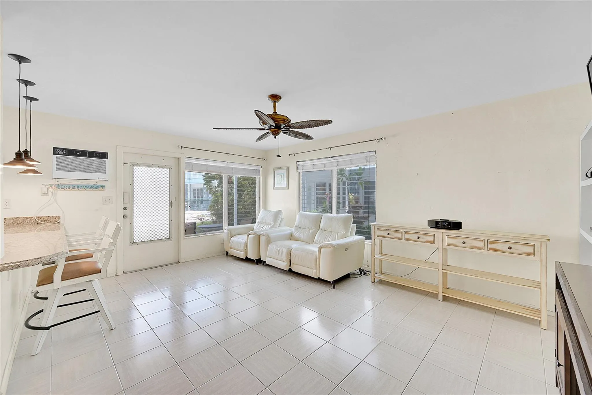 1110 N Riverside Dr, #14