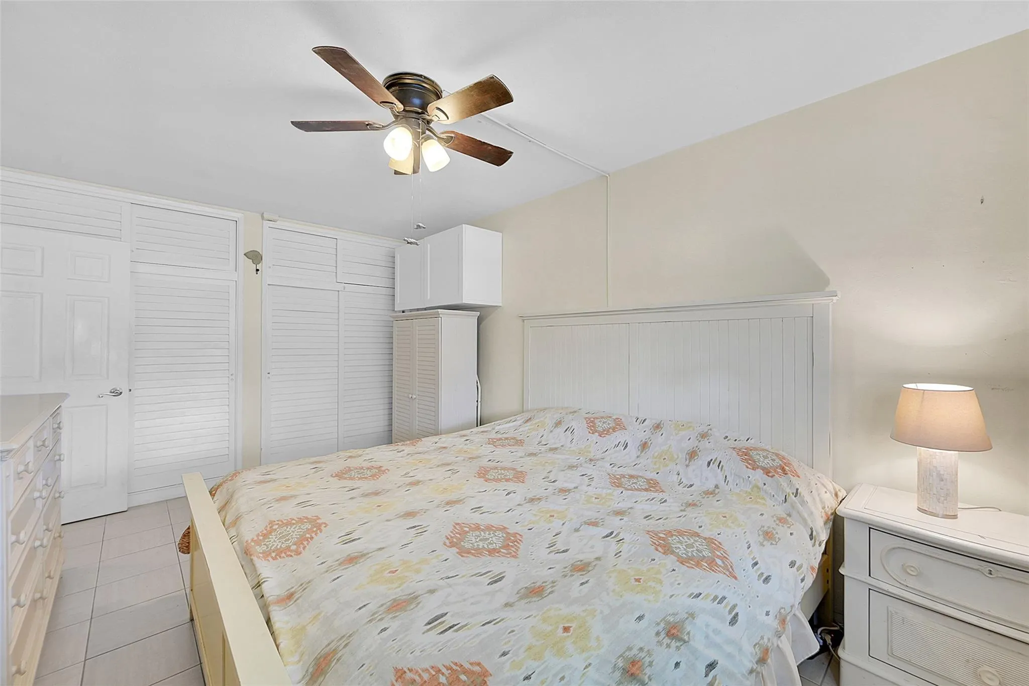 1110 N Riverside Dr, #14