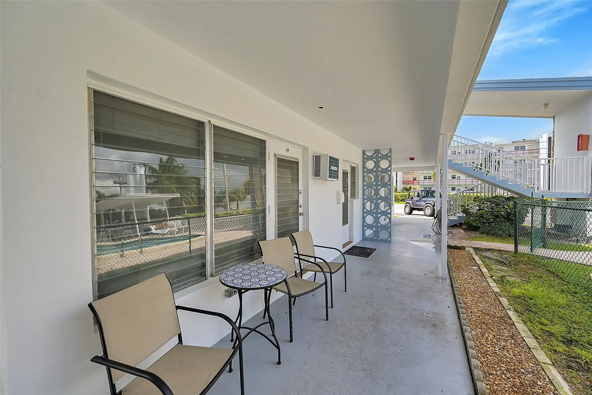 1110 N Riverside Dr, #14