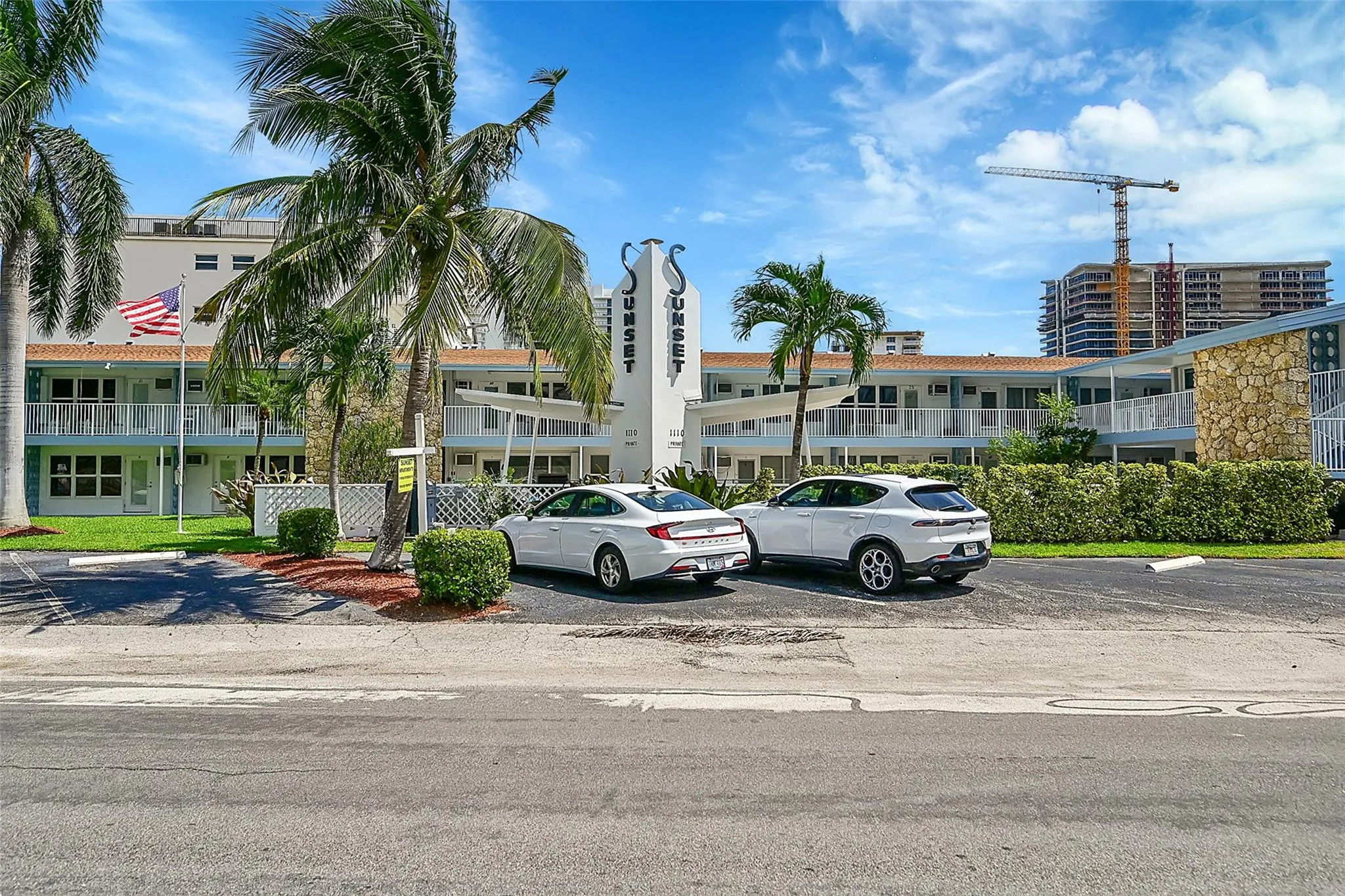 1110 N Riverside Dr, #14